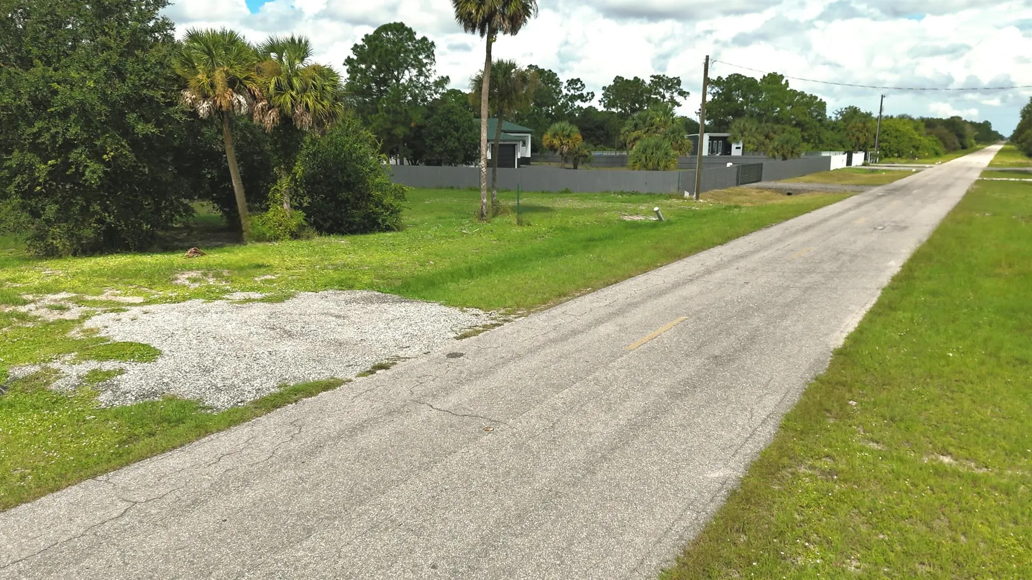 830 S Cabbage Palms St. Street