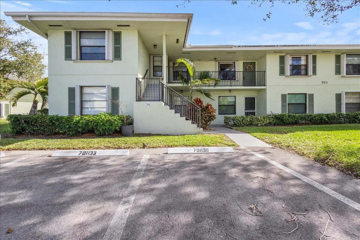 701 Sabal Ridge Circle, #F