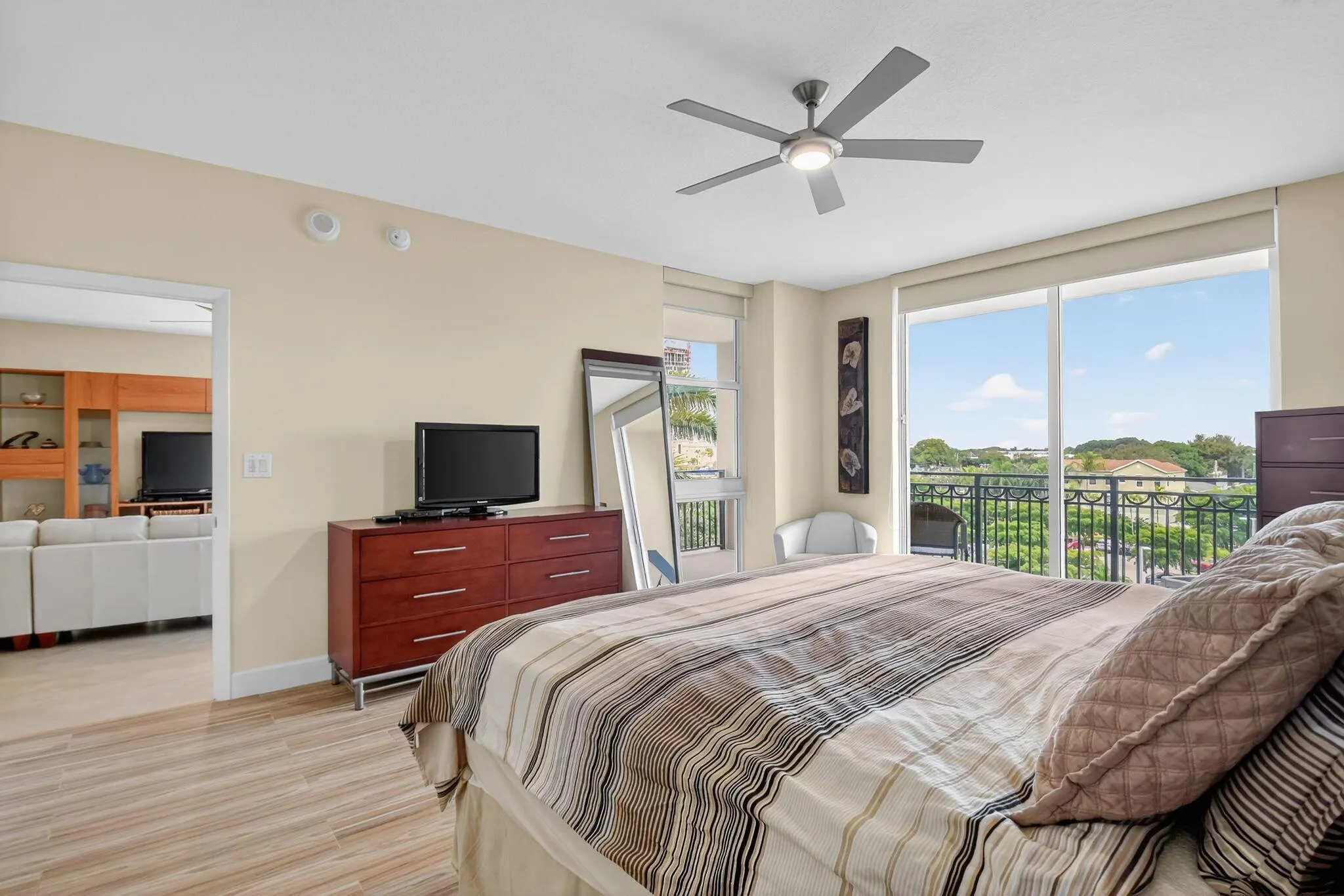550 Okeechobee Boulevard, #423