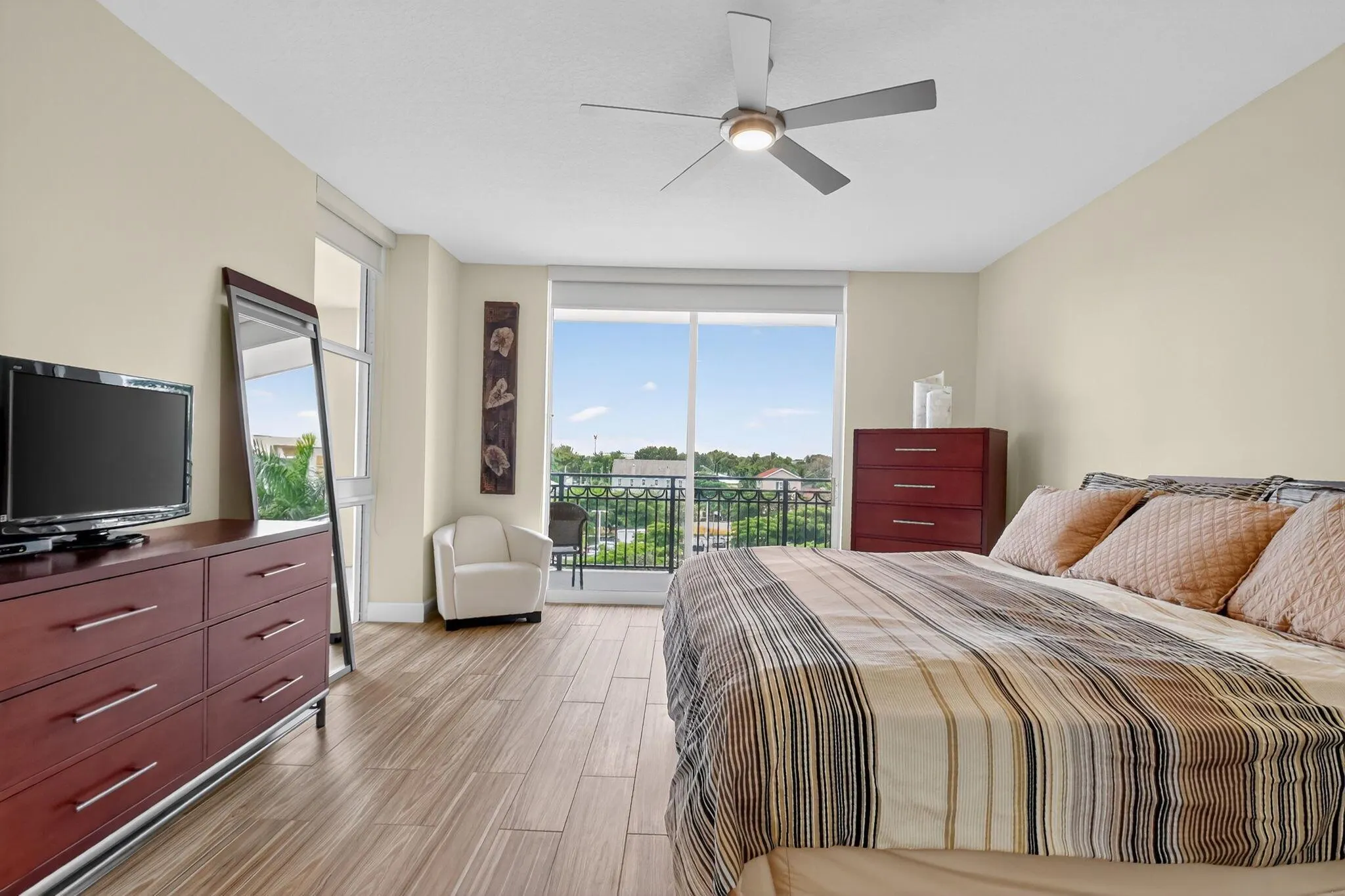 550 Okeechobee Boulevard, #423