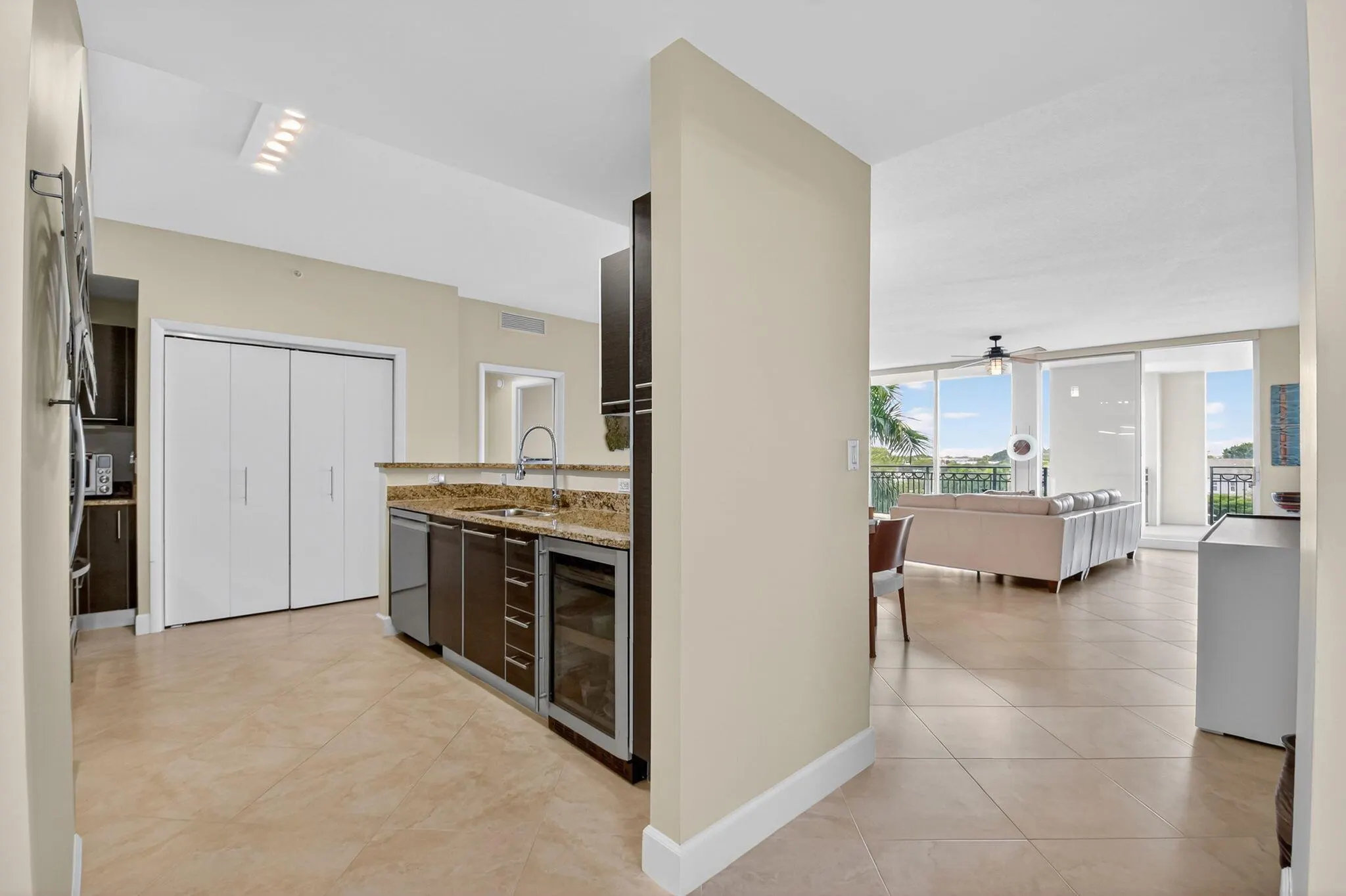 550 Okeechobee Boulevard, #423