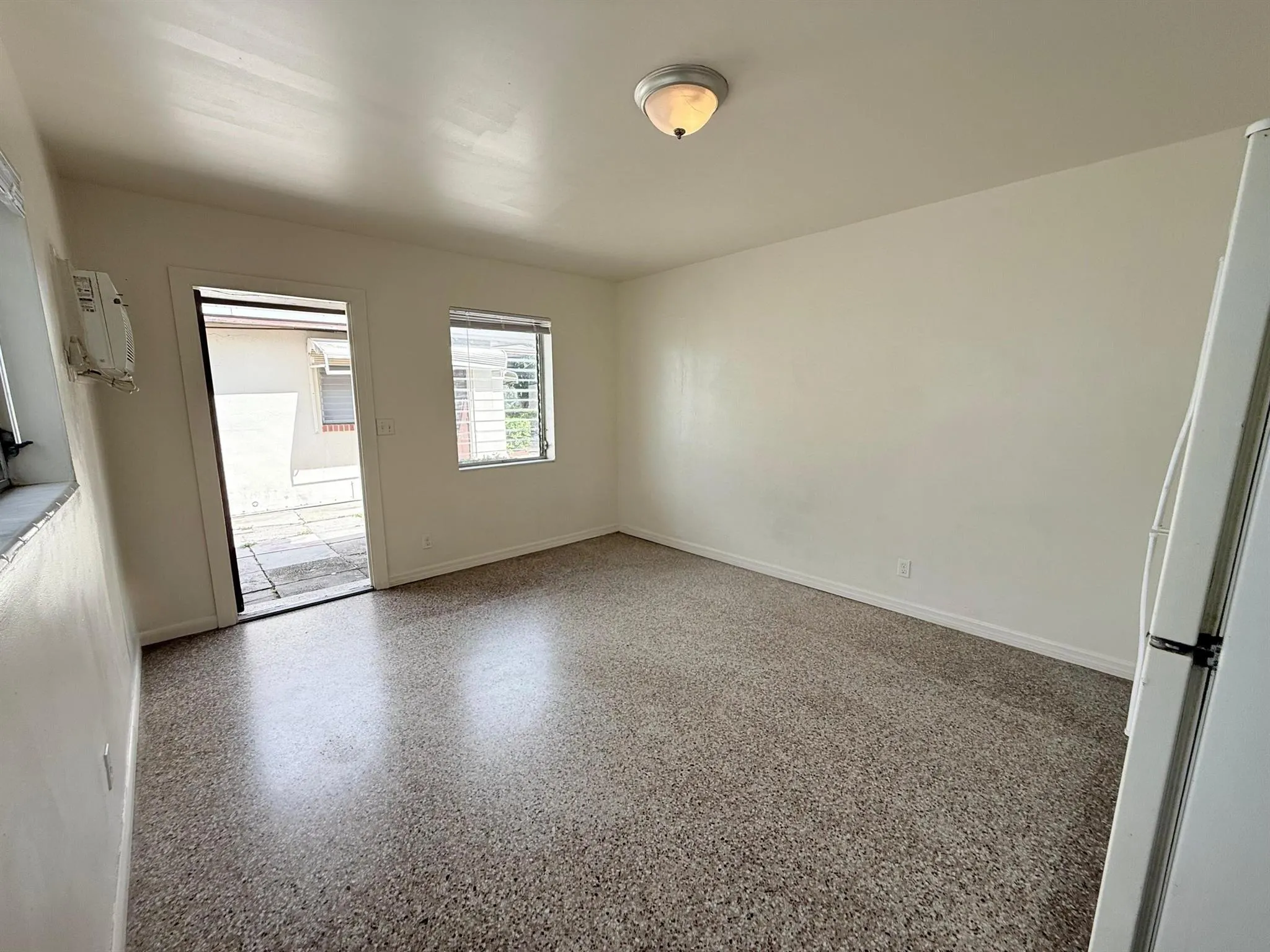 43 E 16th Street, #4