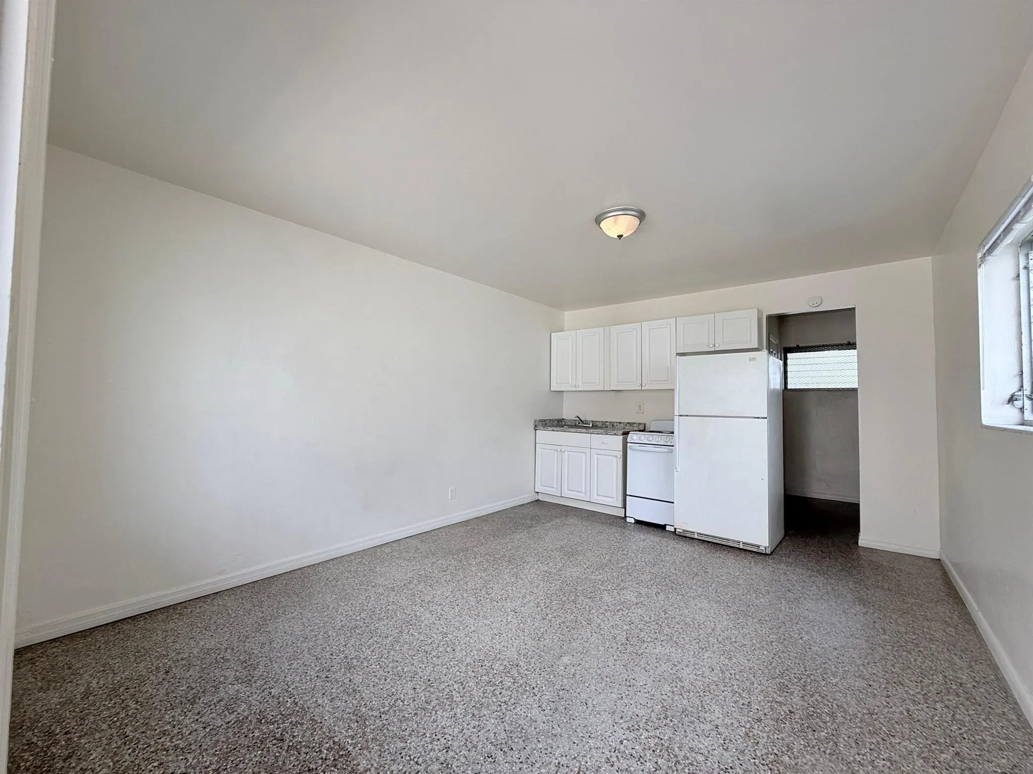 43 E 16th Street, #4