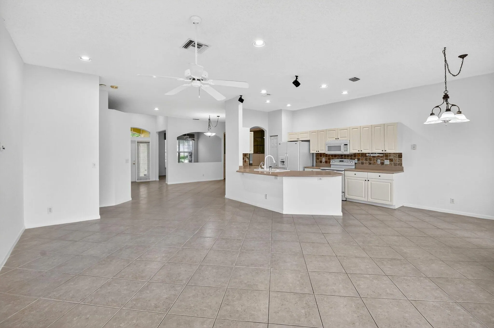7975 Rockford Road