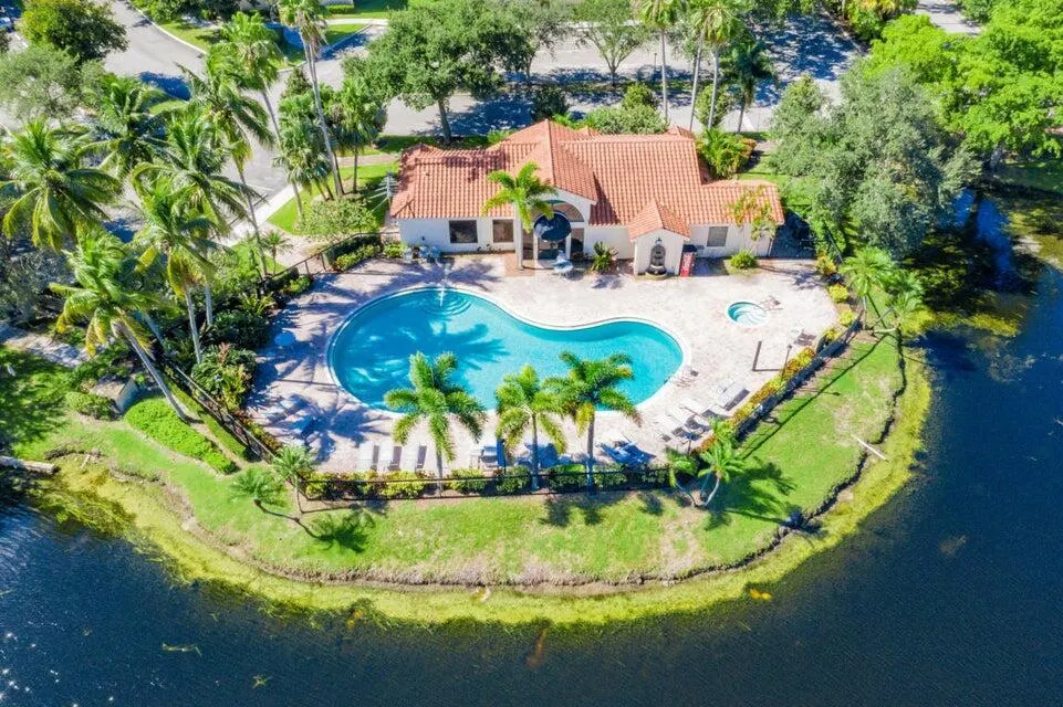 3857 Coral Tree Circle, #307