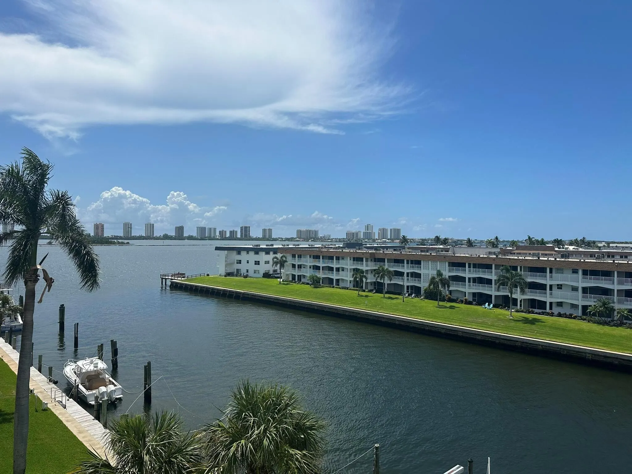 104 Paradise Harbour Blvd, #502