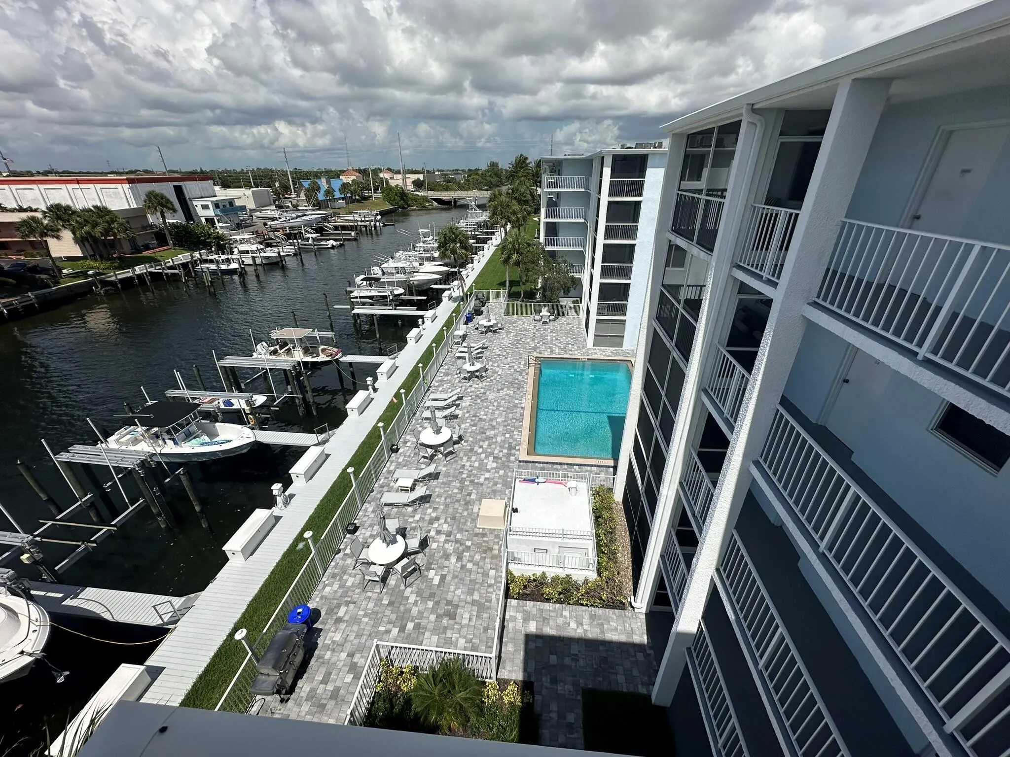 104 Paradise Harbour Blvd, #502