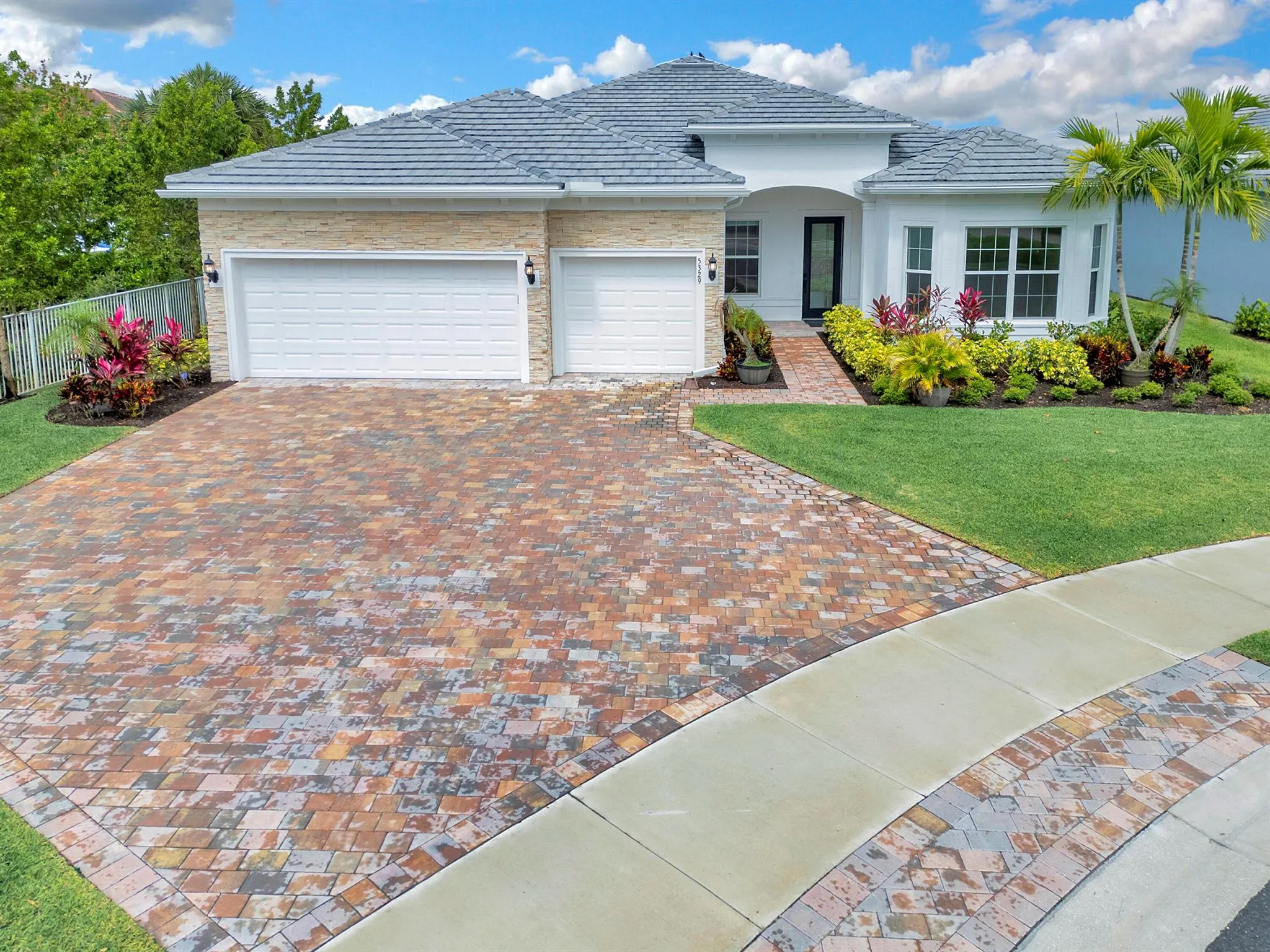 5329 Blue Reed Lane