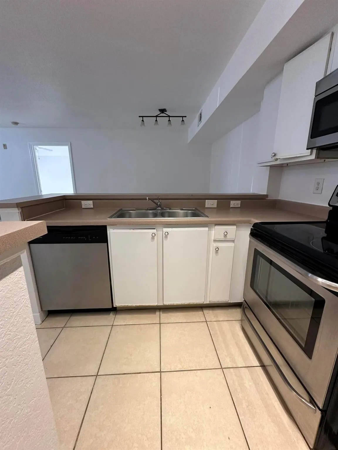 191 SW Palm Drive, #107