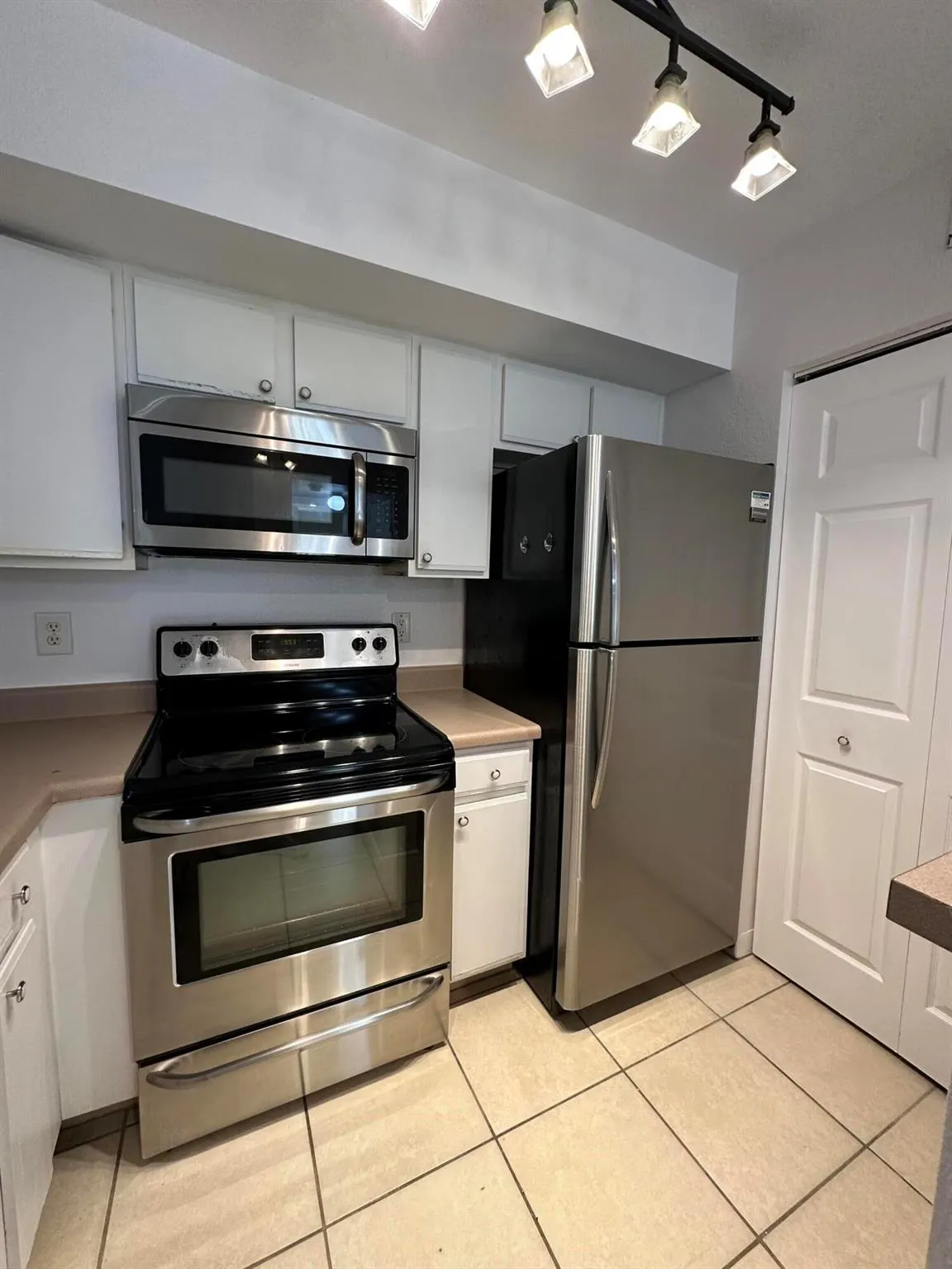 191 SW Palm Drive, #107