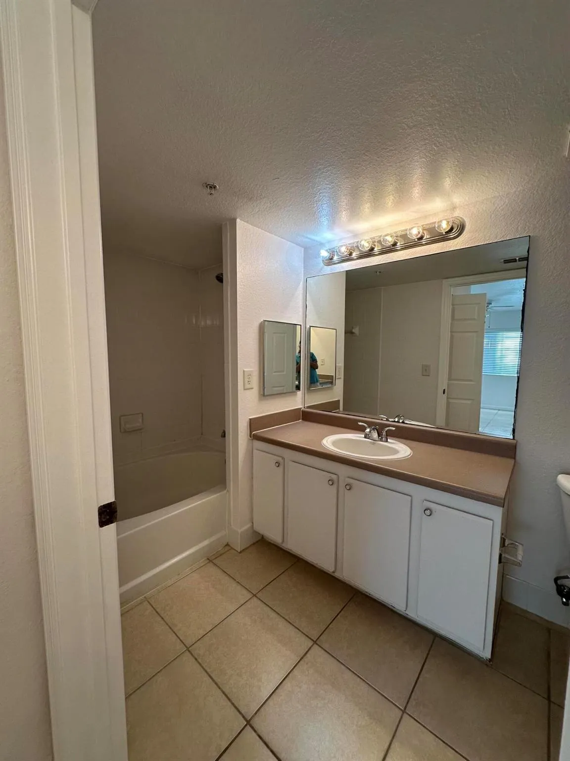 191 SW Palm Drive, #107
