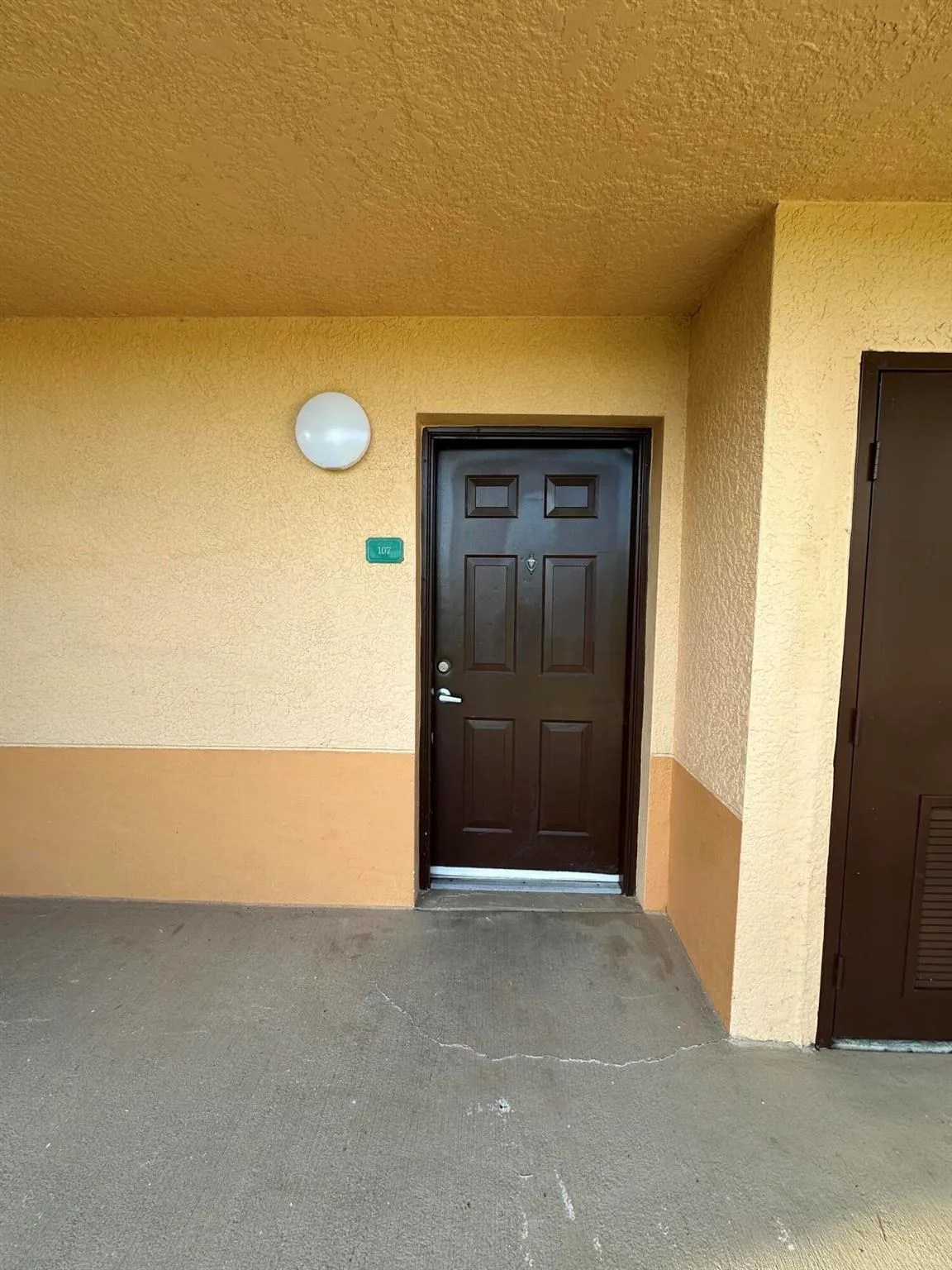 191 SW Palm Drive, #107