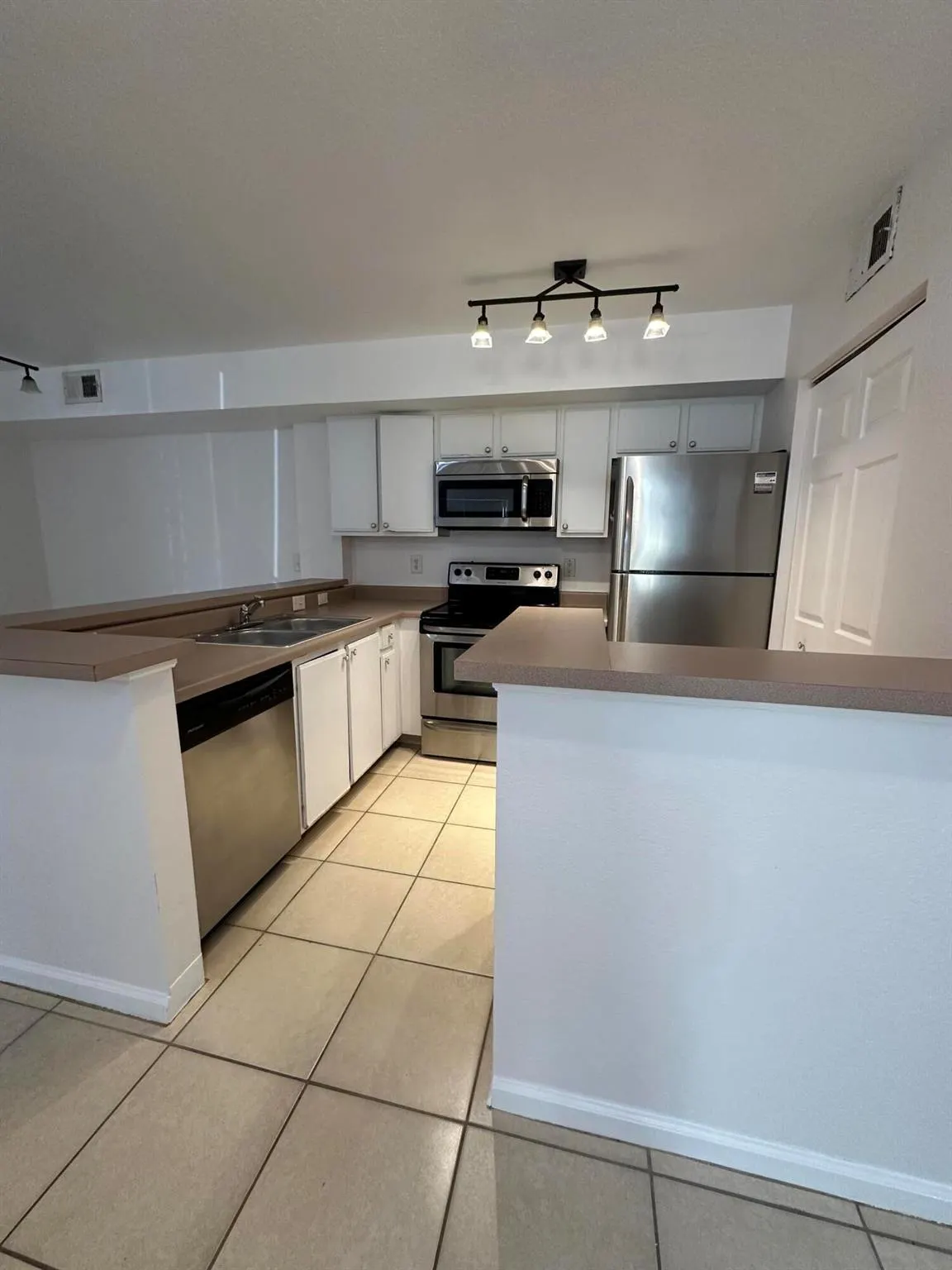191 SW Palm Drive, #107