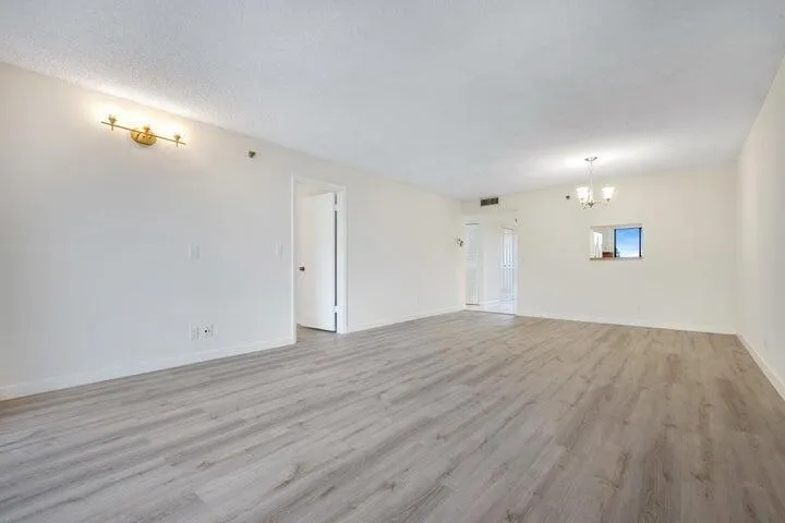 7770 Tahiti Lane, #405