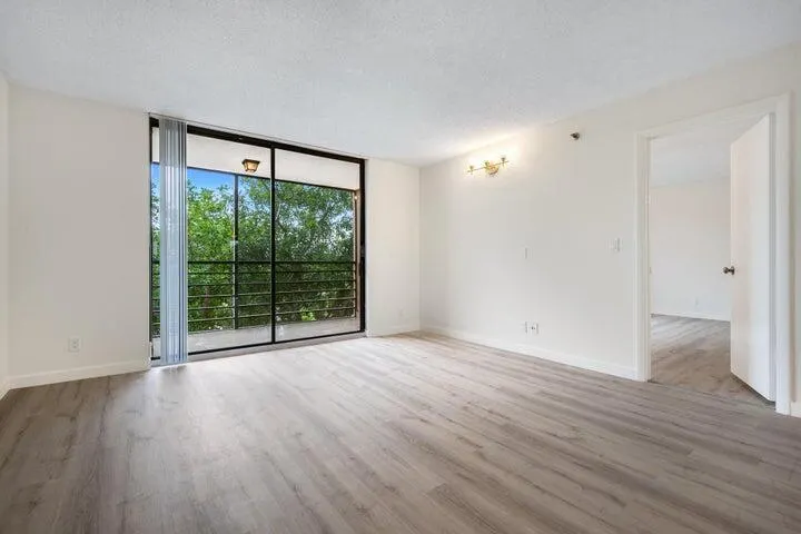 7770 Tahiti Lane, #405