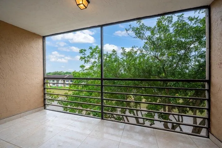 7770 Tahiti Lane, #405