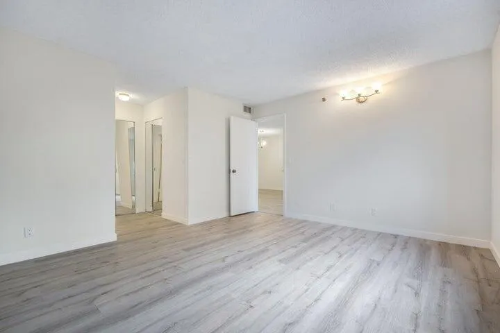 7770 Tahiti Lane, #405
