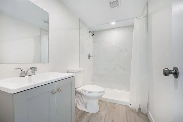 7770 Tahiti Lane, #405