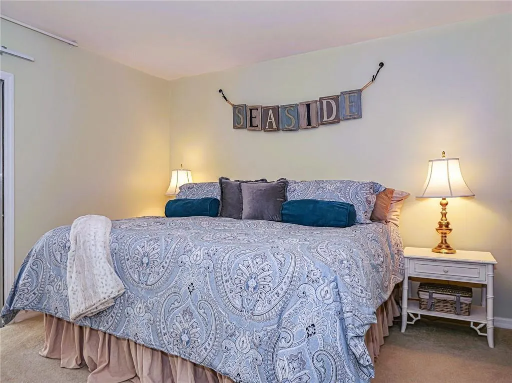 69 Royal Oak Court, #207