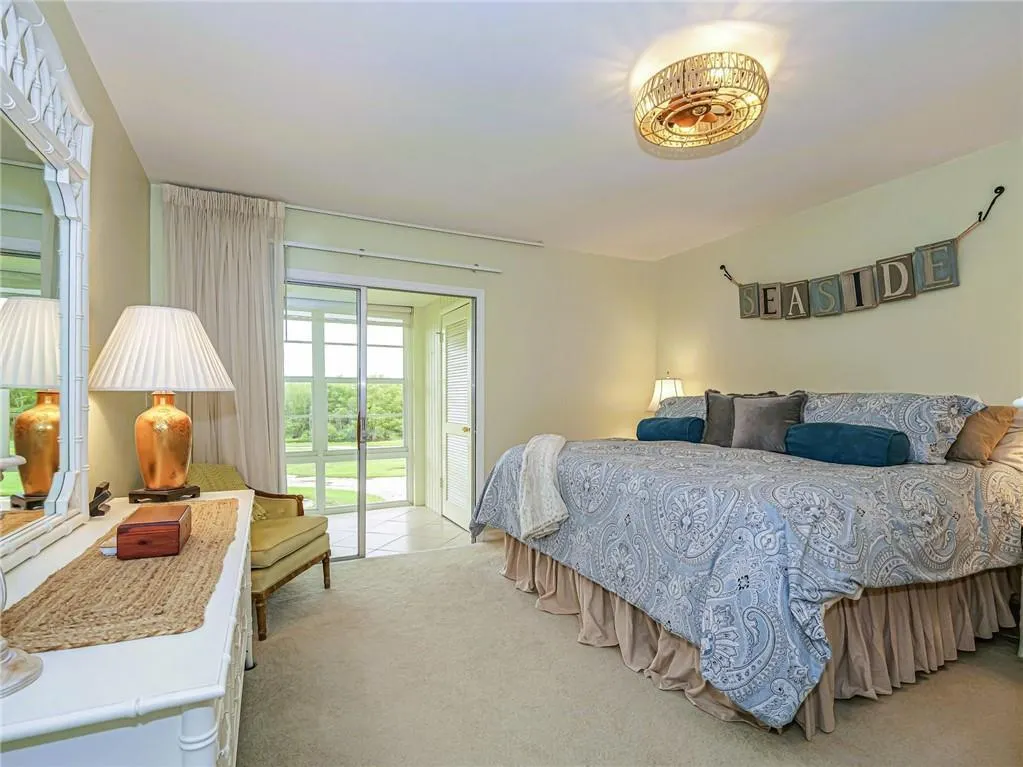 69 Royal Oak Court, #207