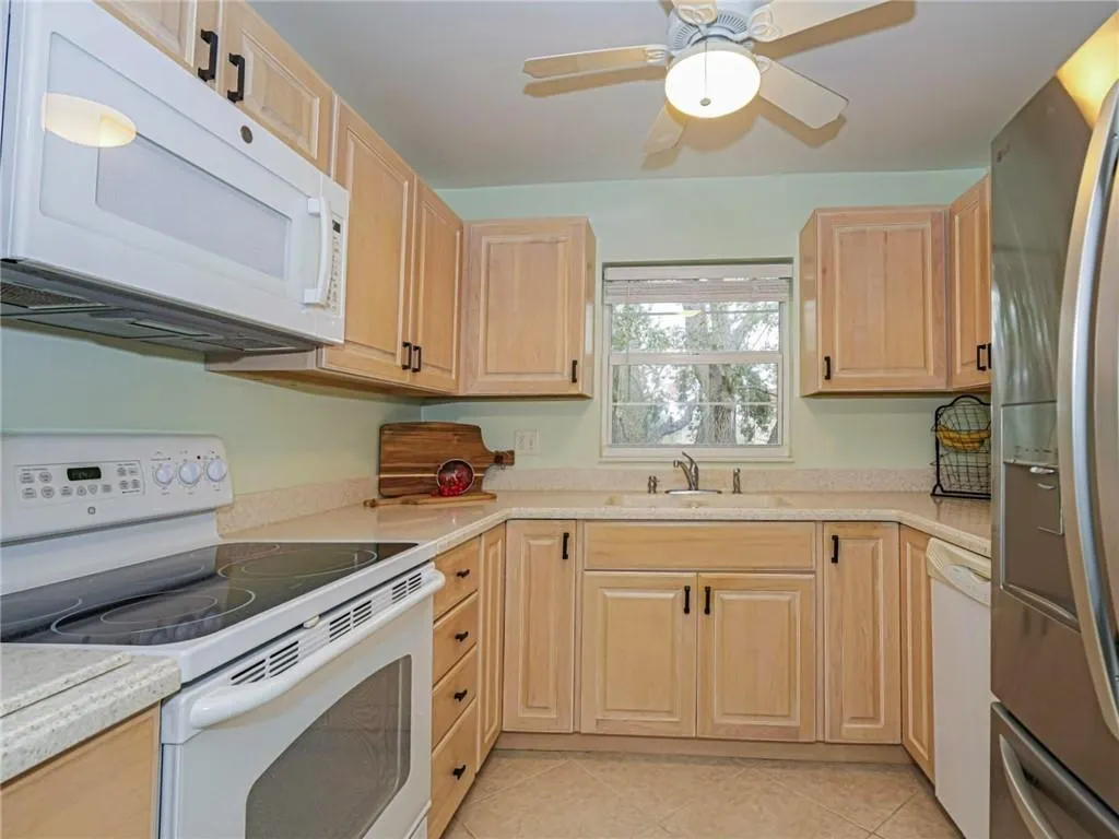 69 Royal Oak Court, #207