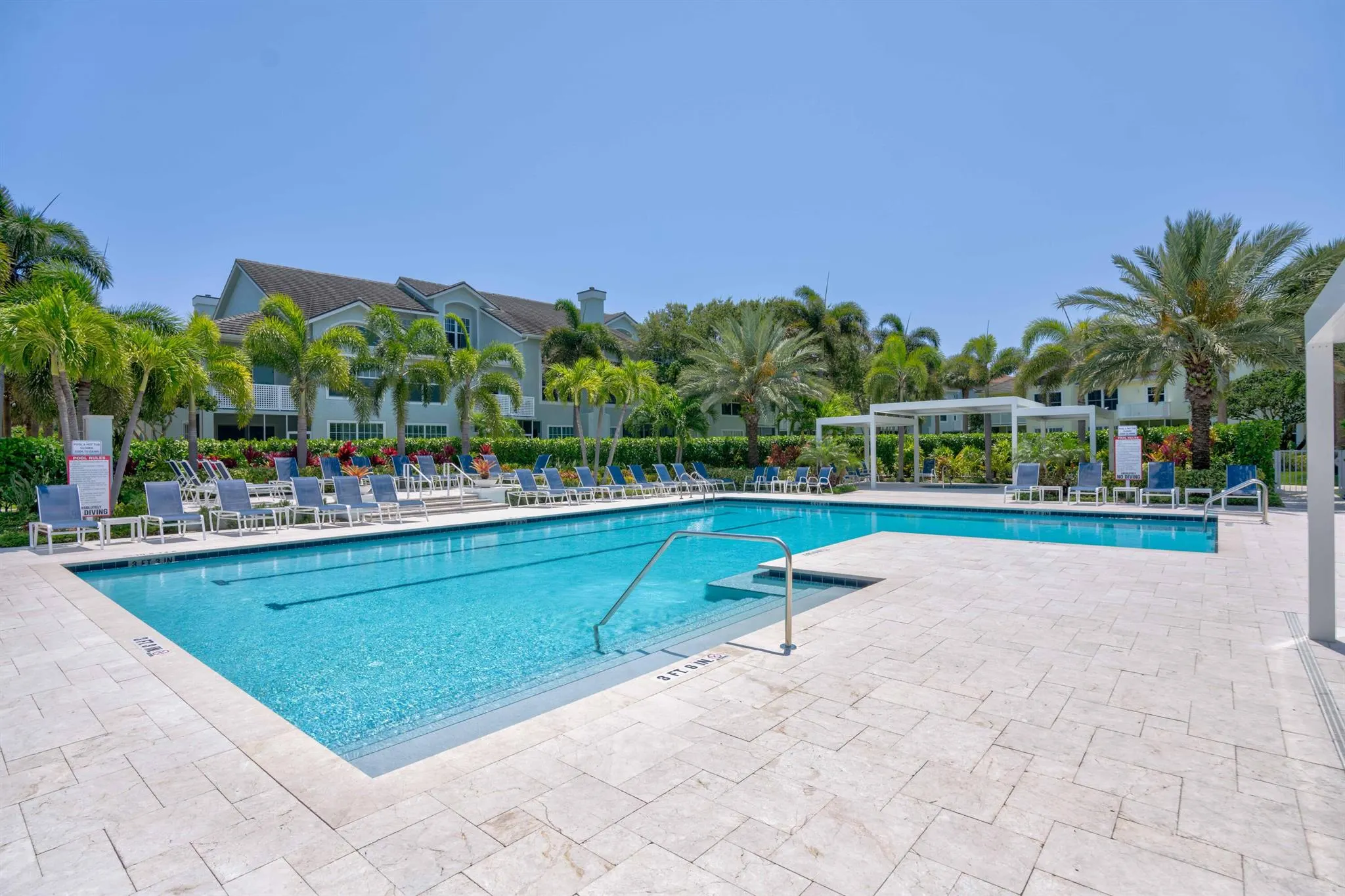 606 Mainsail Circle