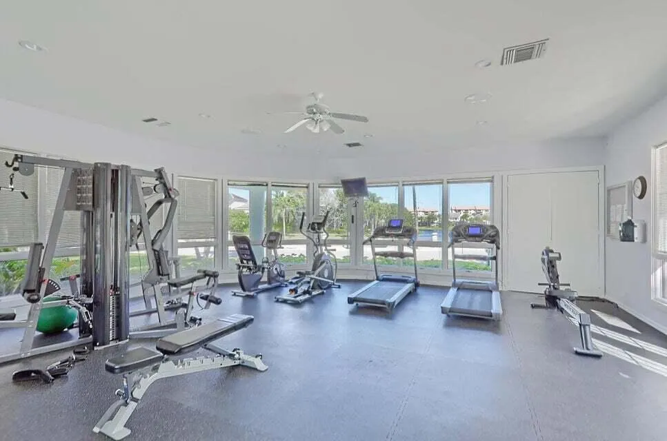 606 Mainsail Circle
