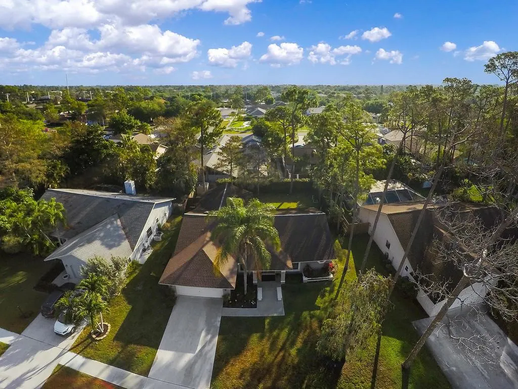 1572 Primrose Lane