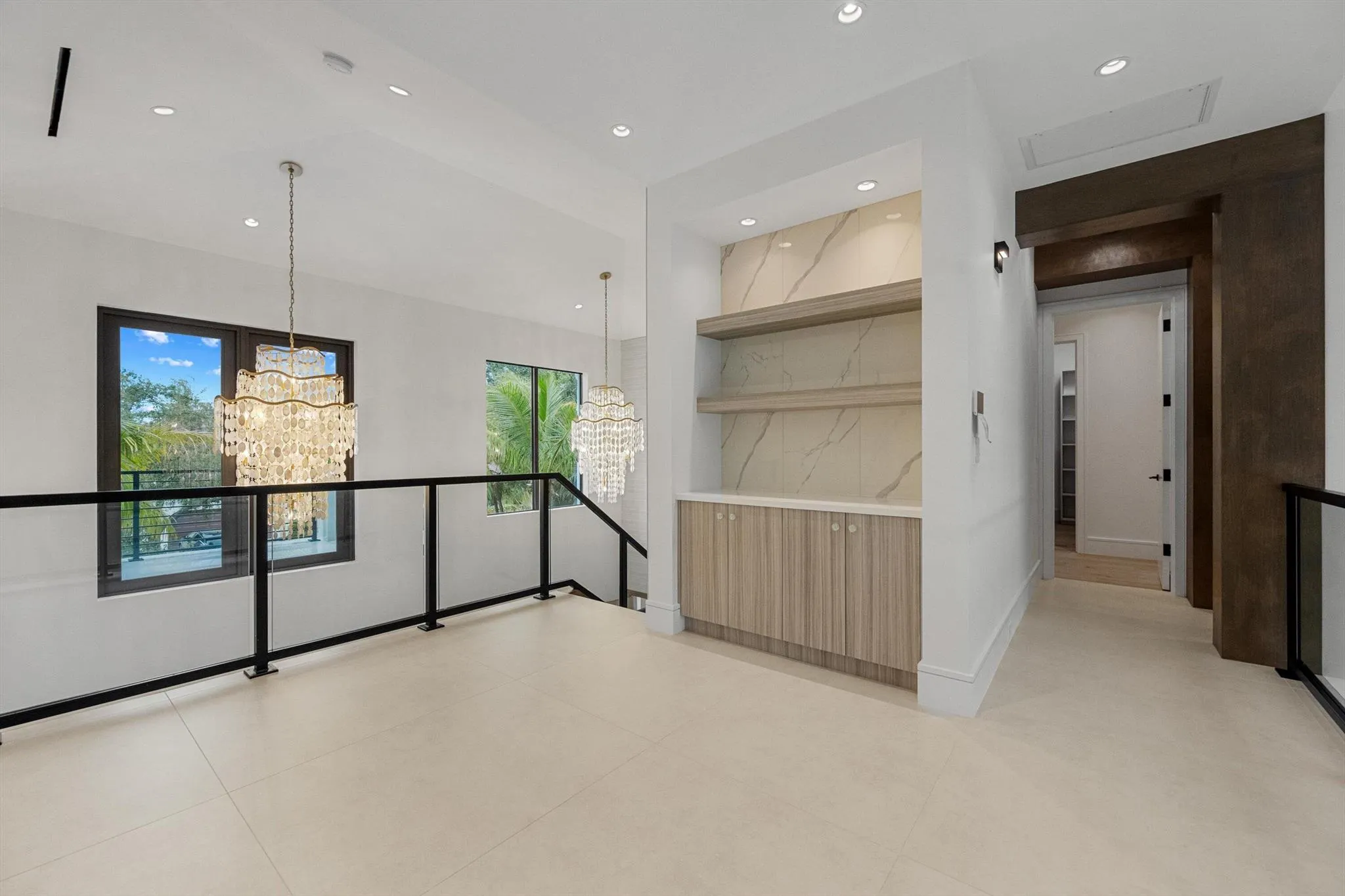 1560 SW 6th Avenue SW