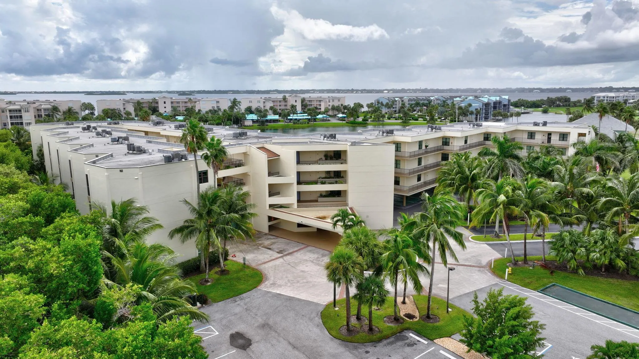 221 NE Plantation Road, #213