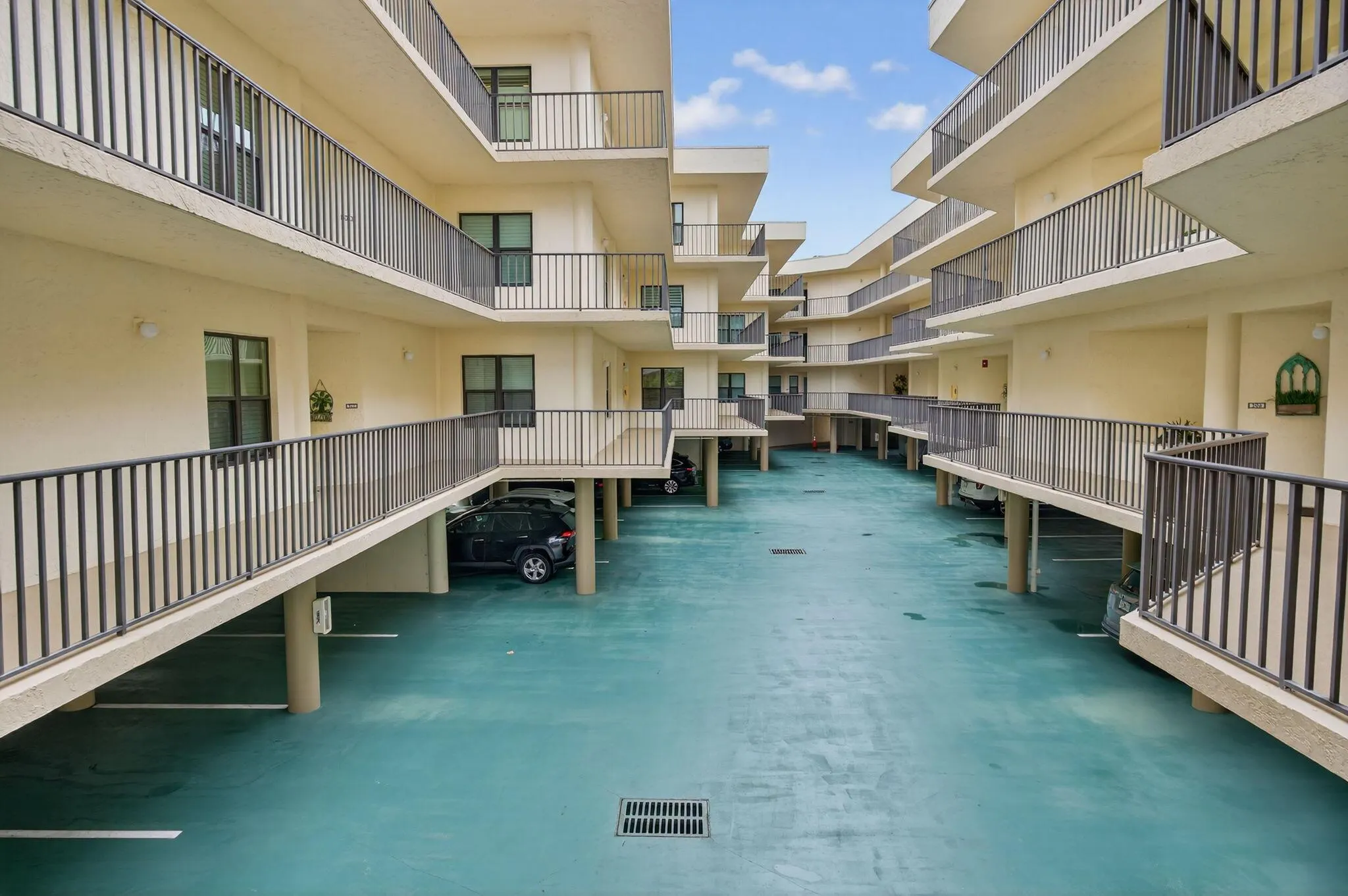 221 NE Plantation Road, #213