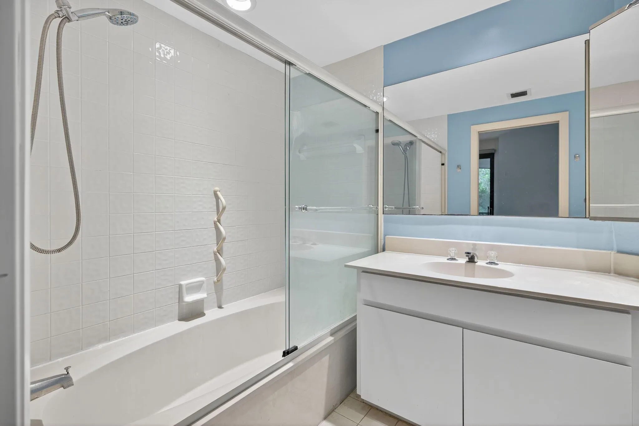 221 NE Plantation Road, #213