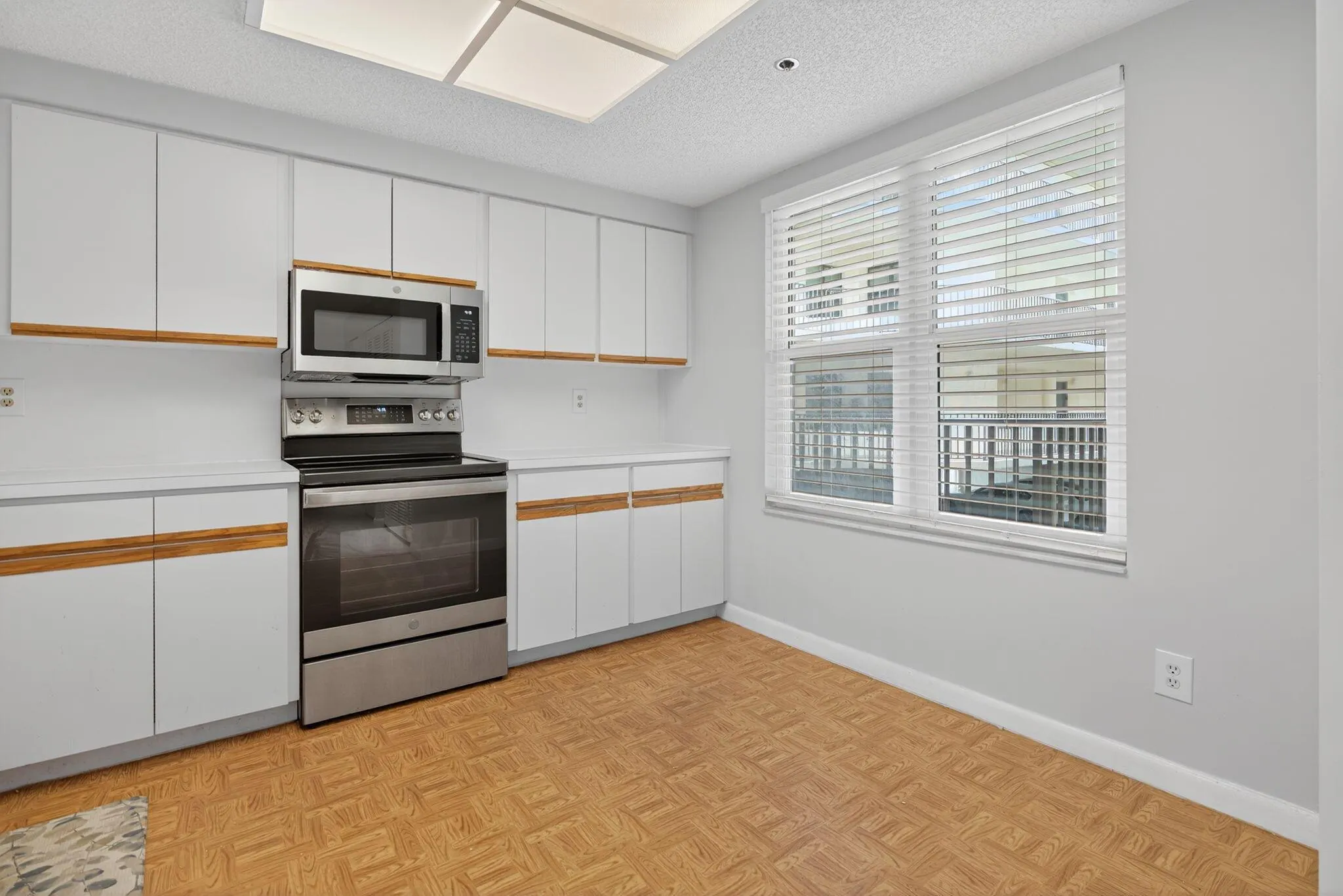 221 NE Plantation Road, #213