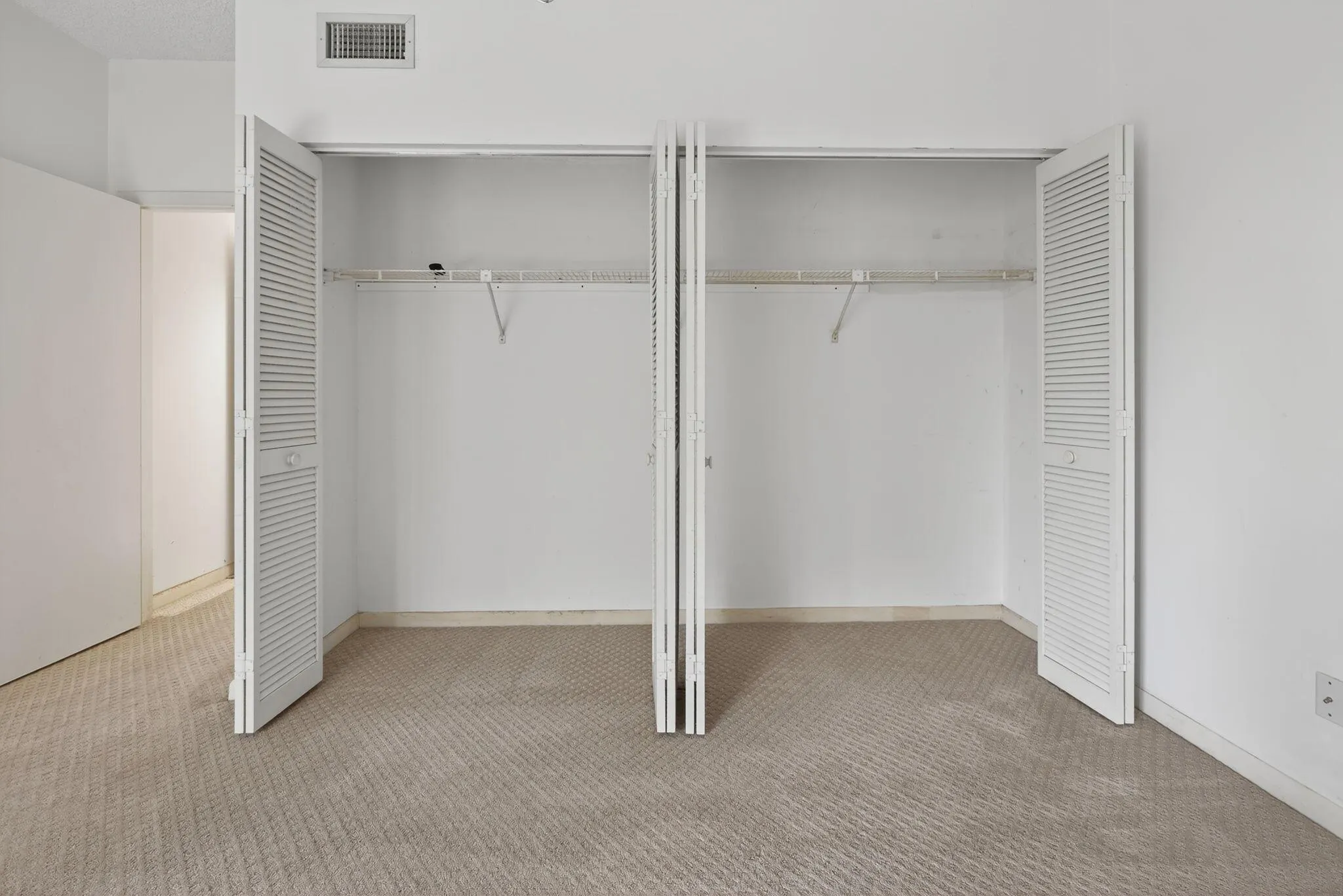 221 NE Plantation Road, #213