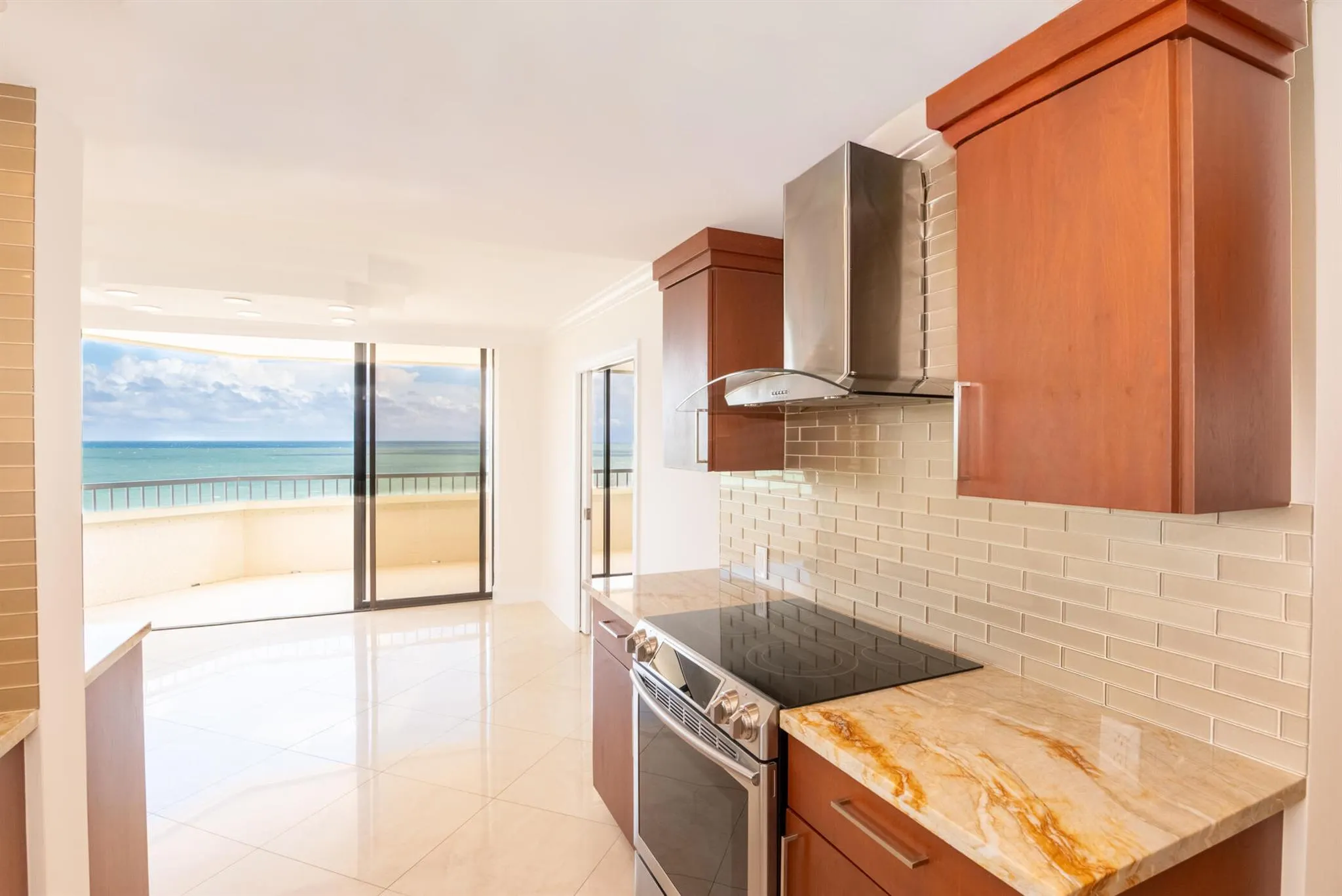 5070 N Ocean Drive, #10a