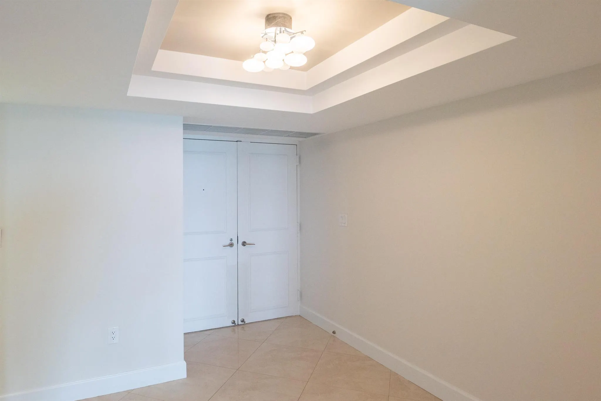 5070 N Ocean Drive, #10a