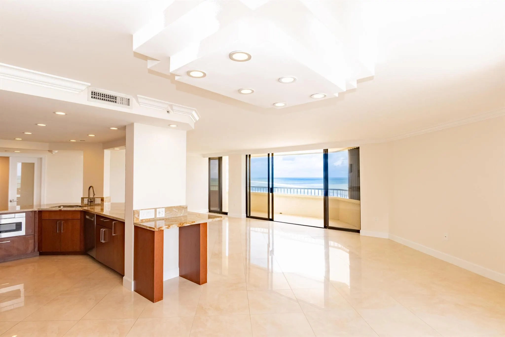 5070 N Ocean Drive, #10a