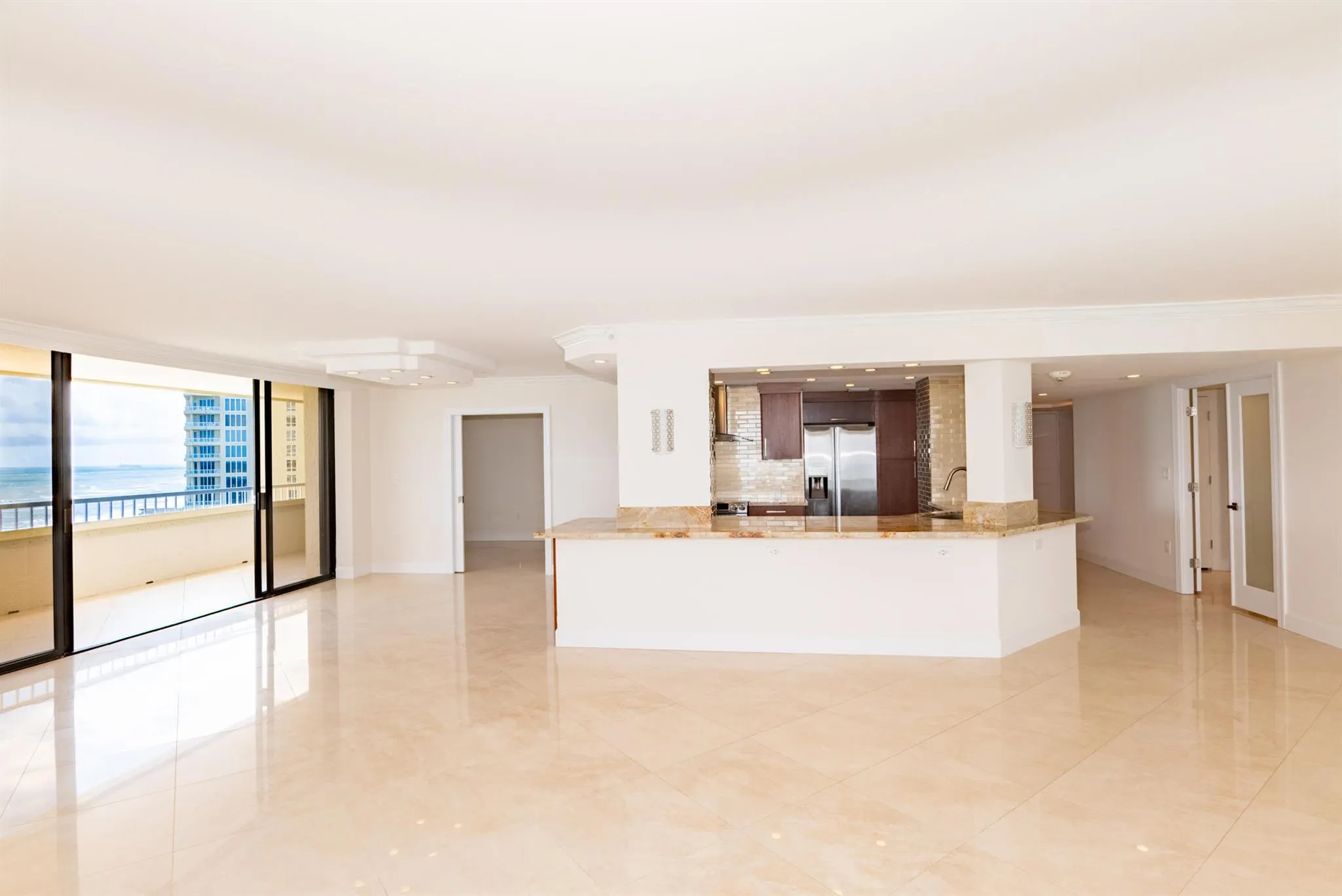 5070 N Ocean Drive, #10a
