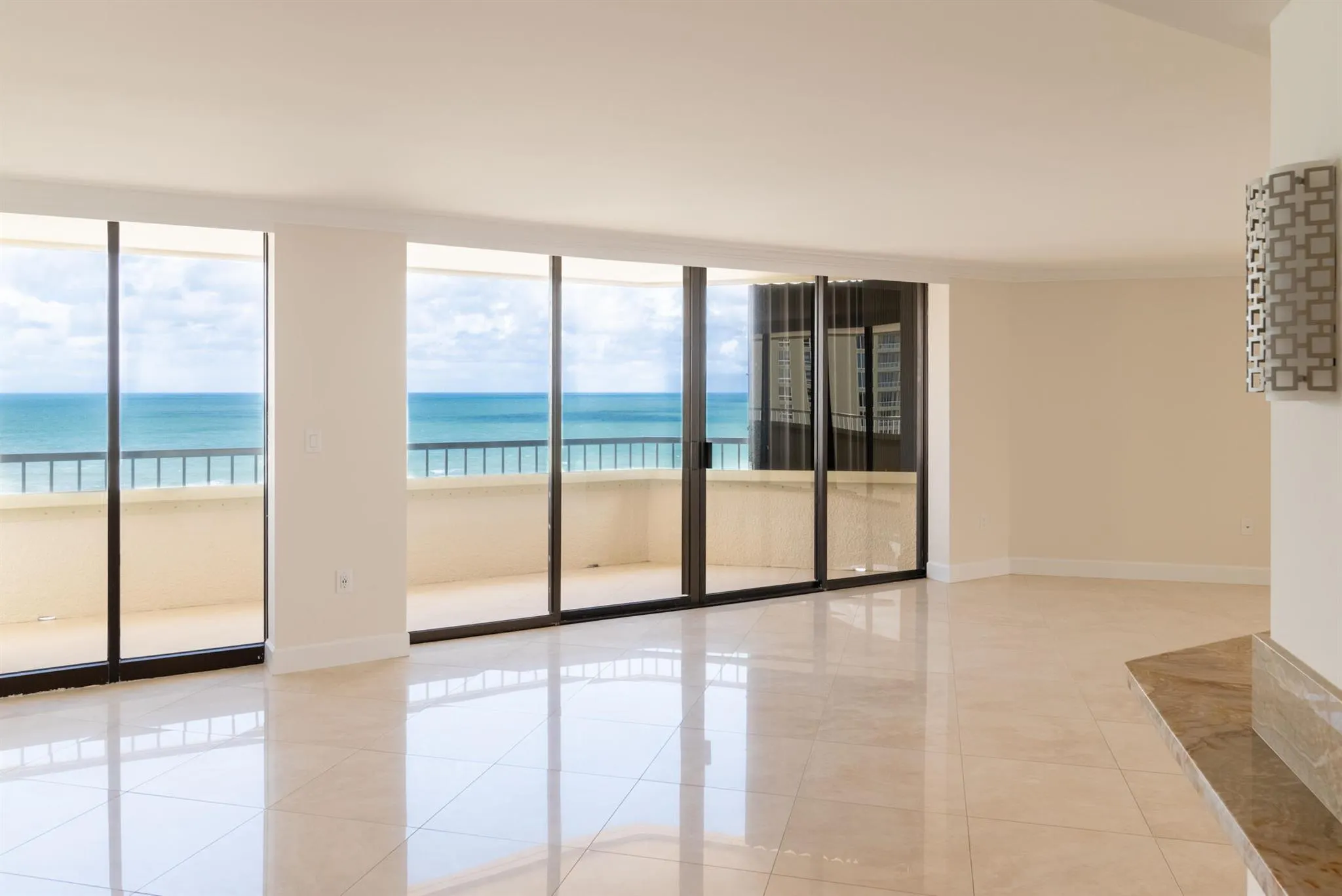 5070 N Ocean Drive, #10a