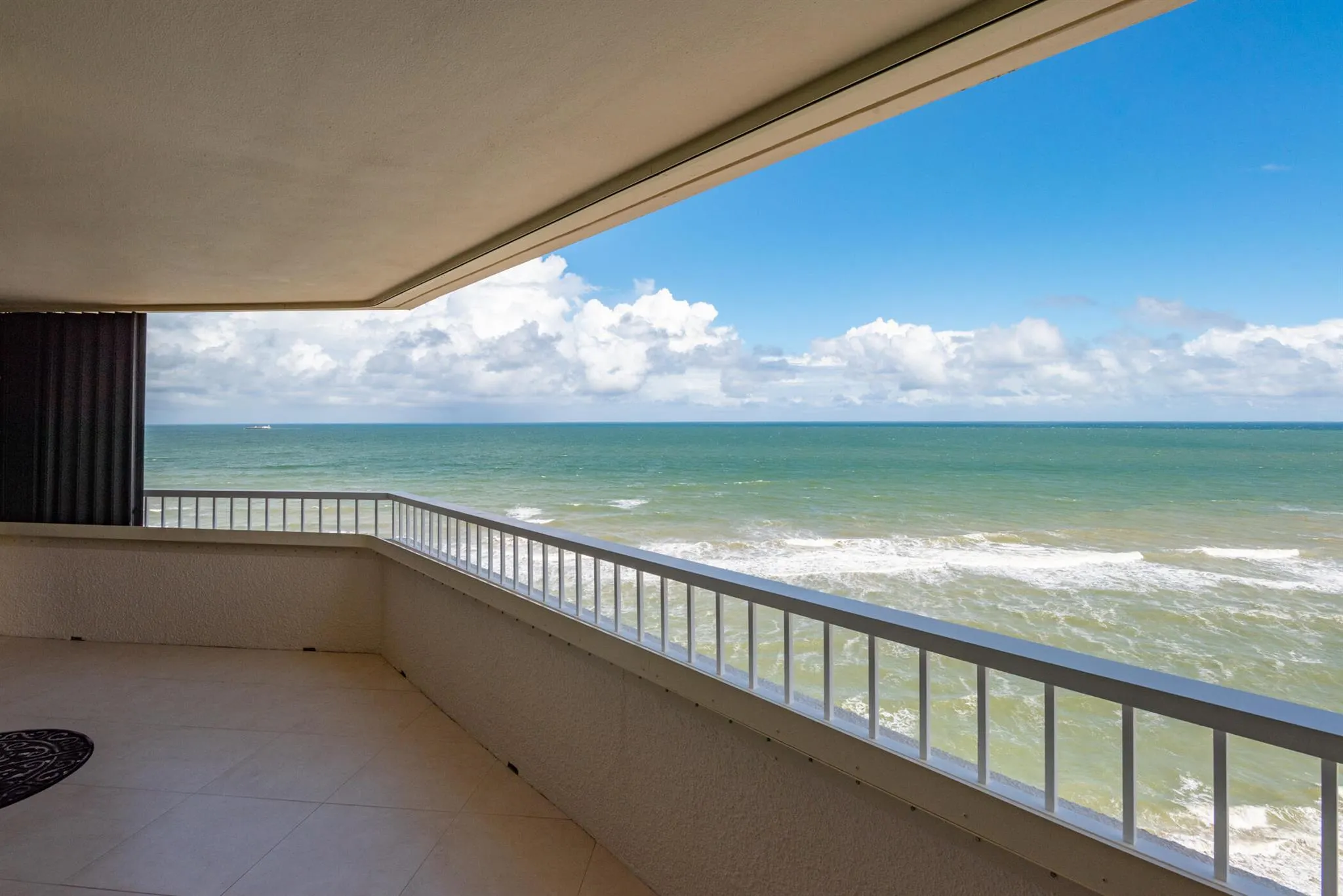 5070 N Ocean Drive, #10a