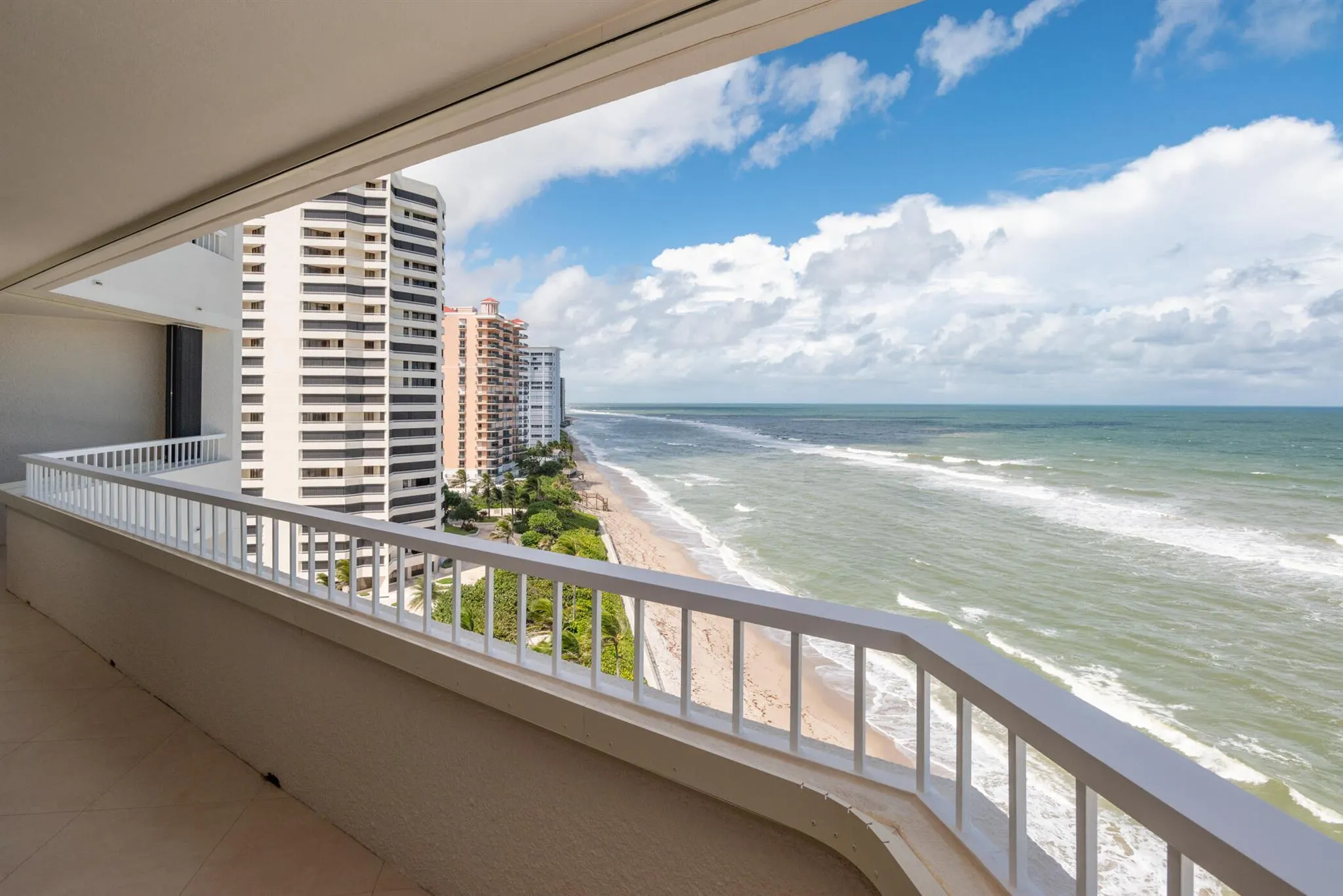 5070 N Ocean Drive, #10a
