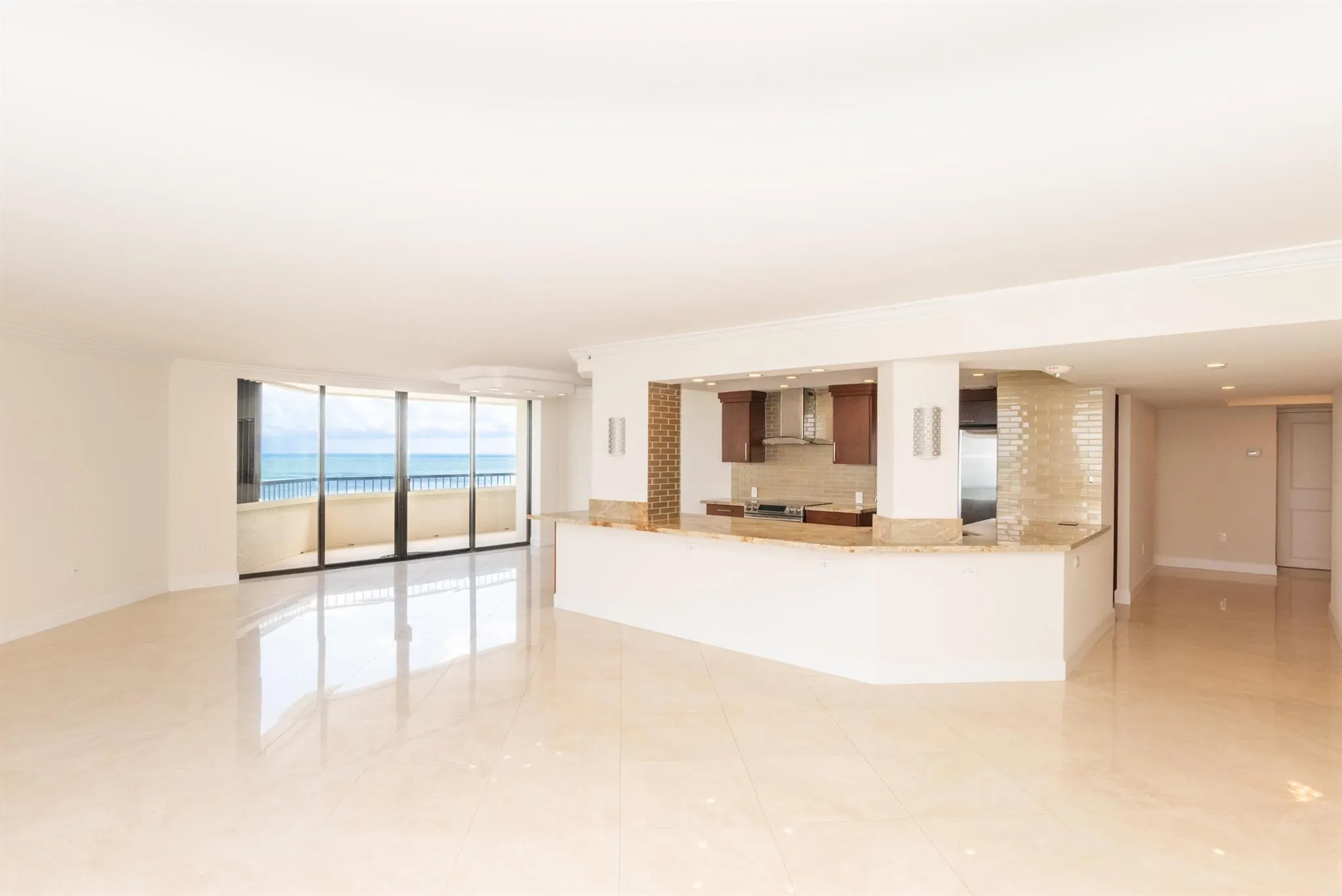 5070 N Ocean Drive, #10a