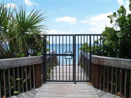 5070 N Ocean Drive, #10a