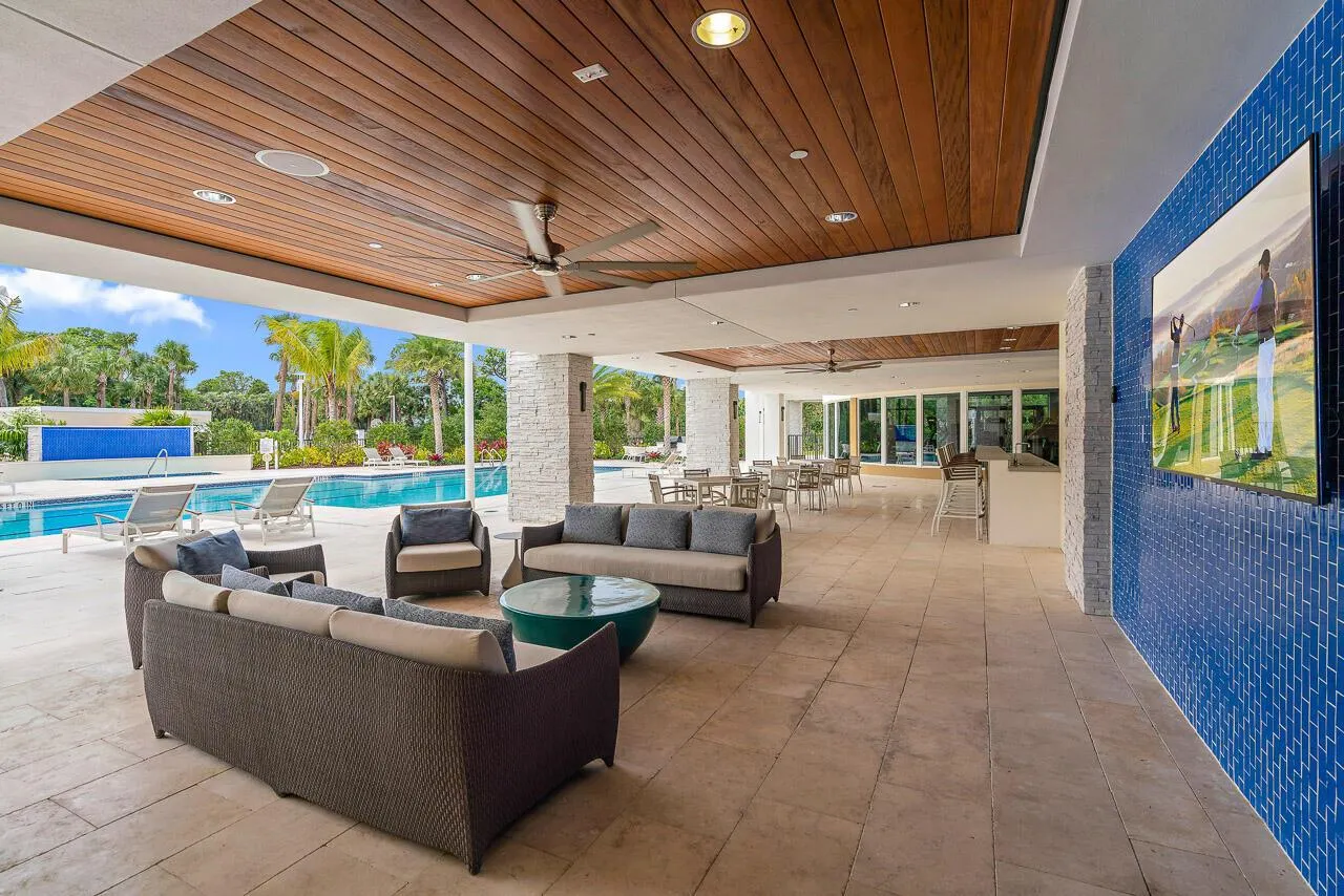 2720 Donald Ross Road, #203