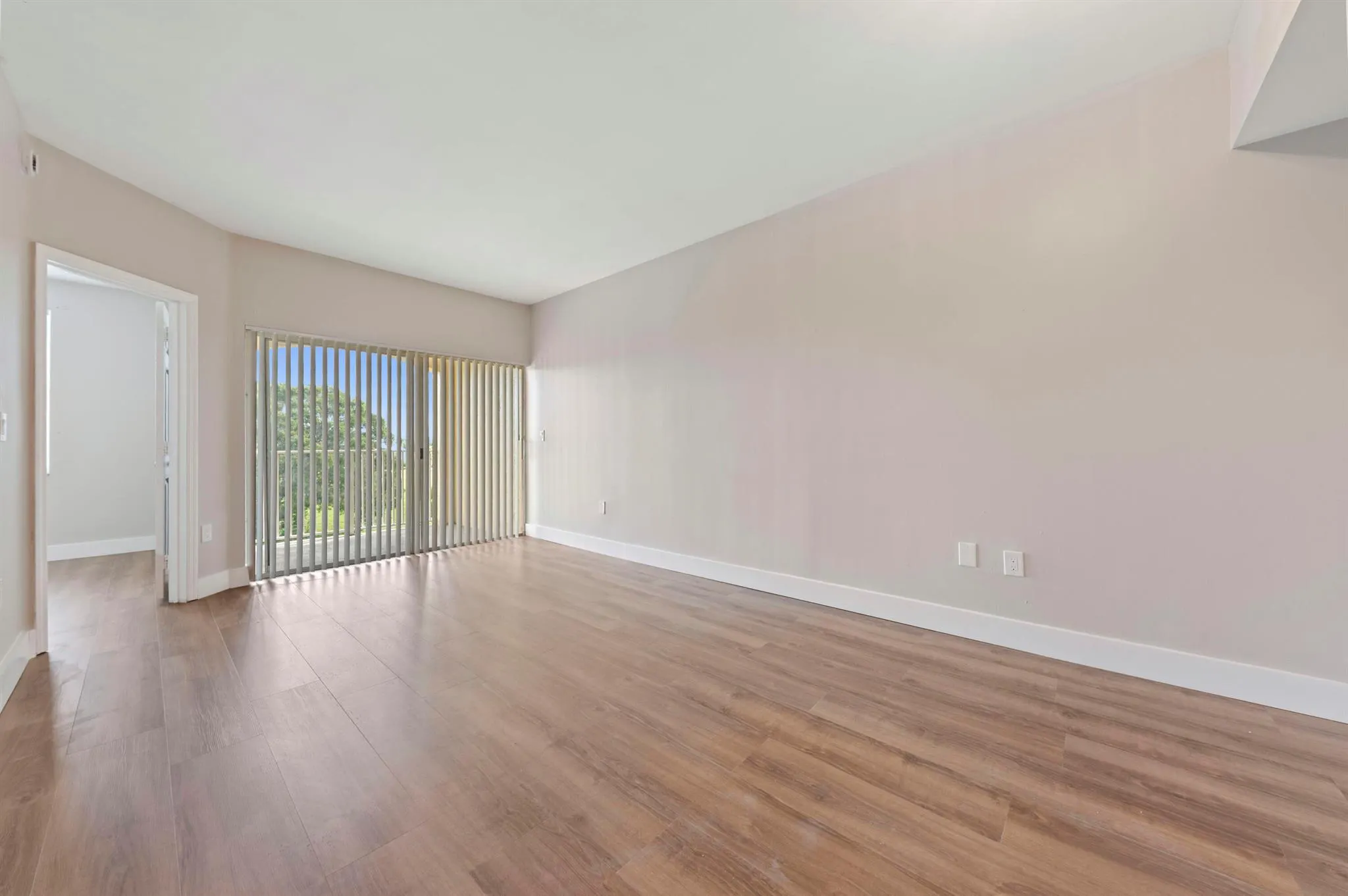 2060 Greenview Shores Boulevard, #323