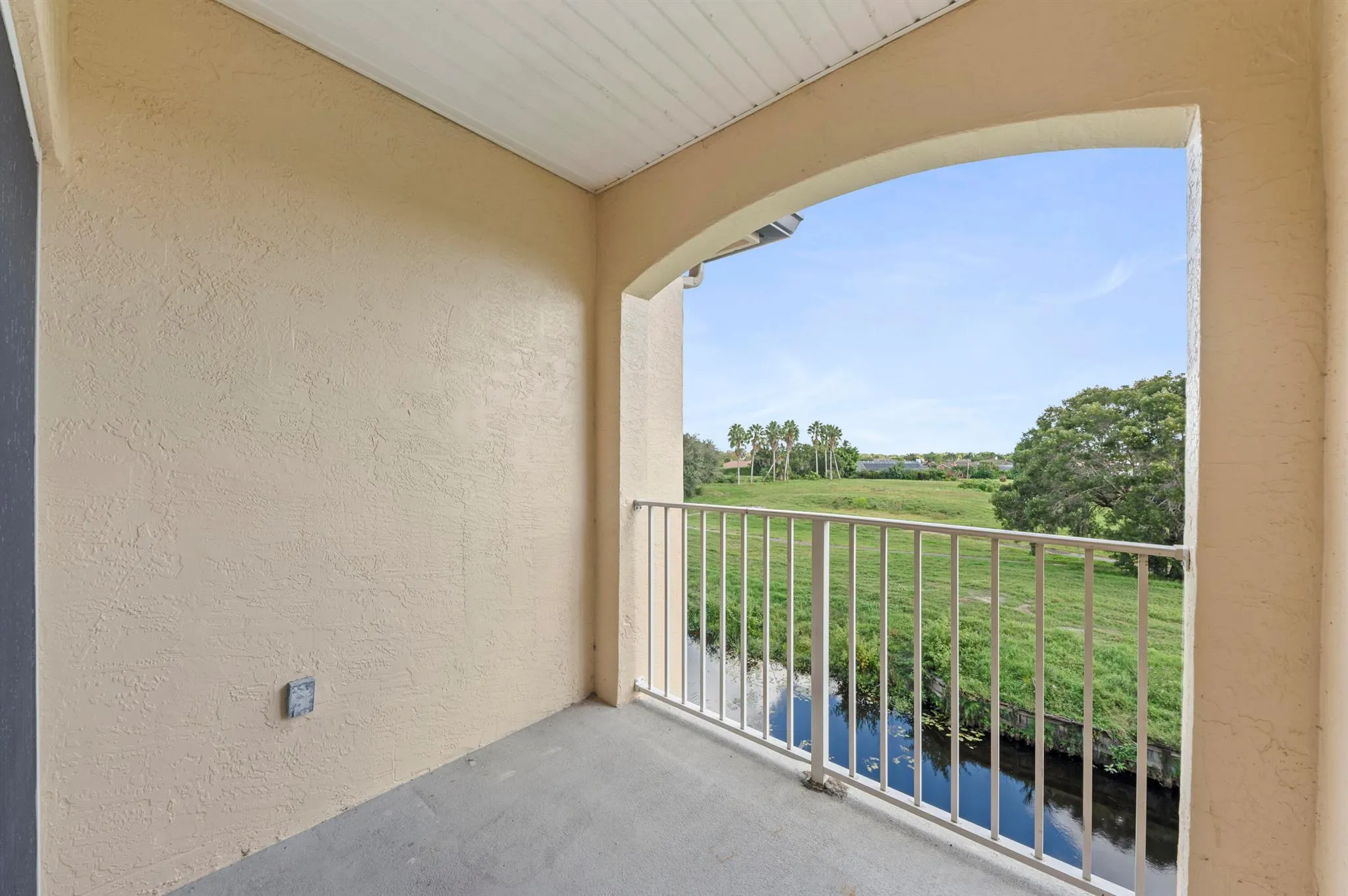 2060 Greenview Shores Boulevard, #323