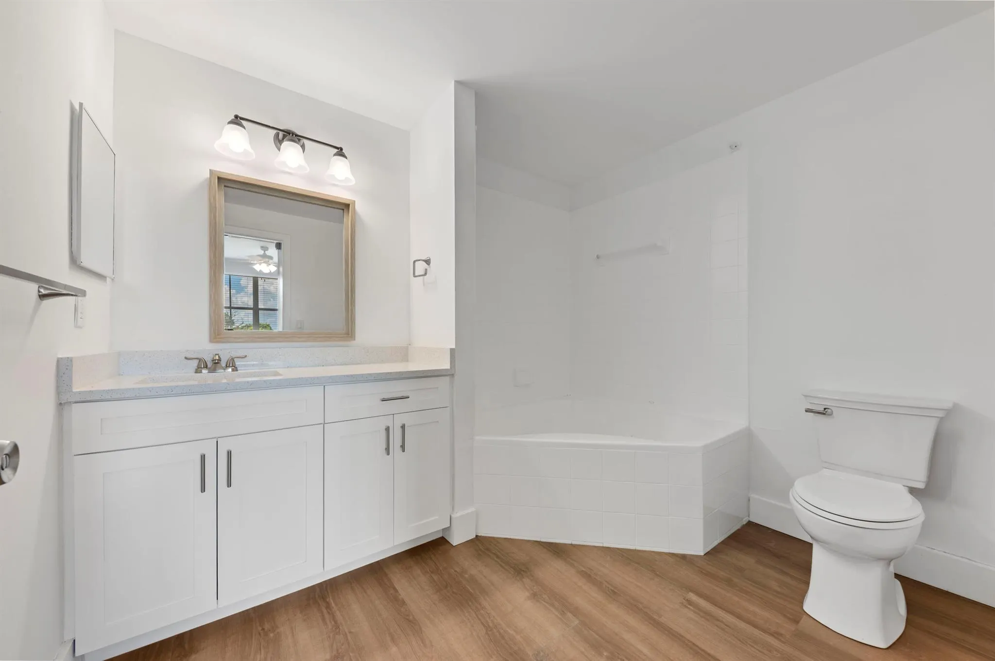 2060 Greenview Shores Boulevard, #323