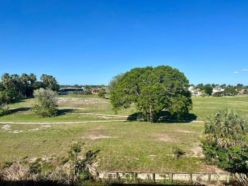2060 Greenview Shores Boulevard, #323