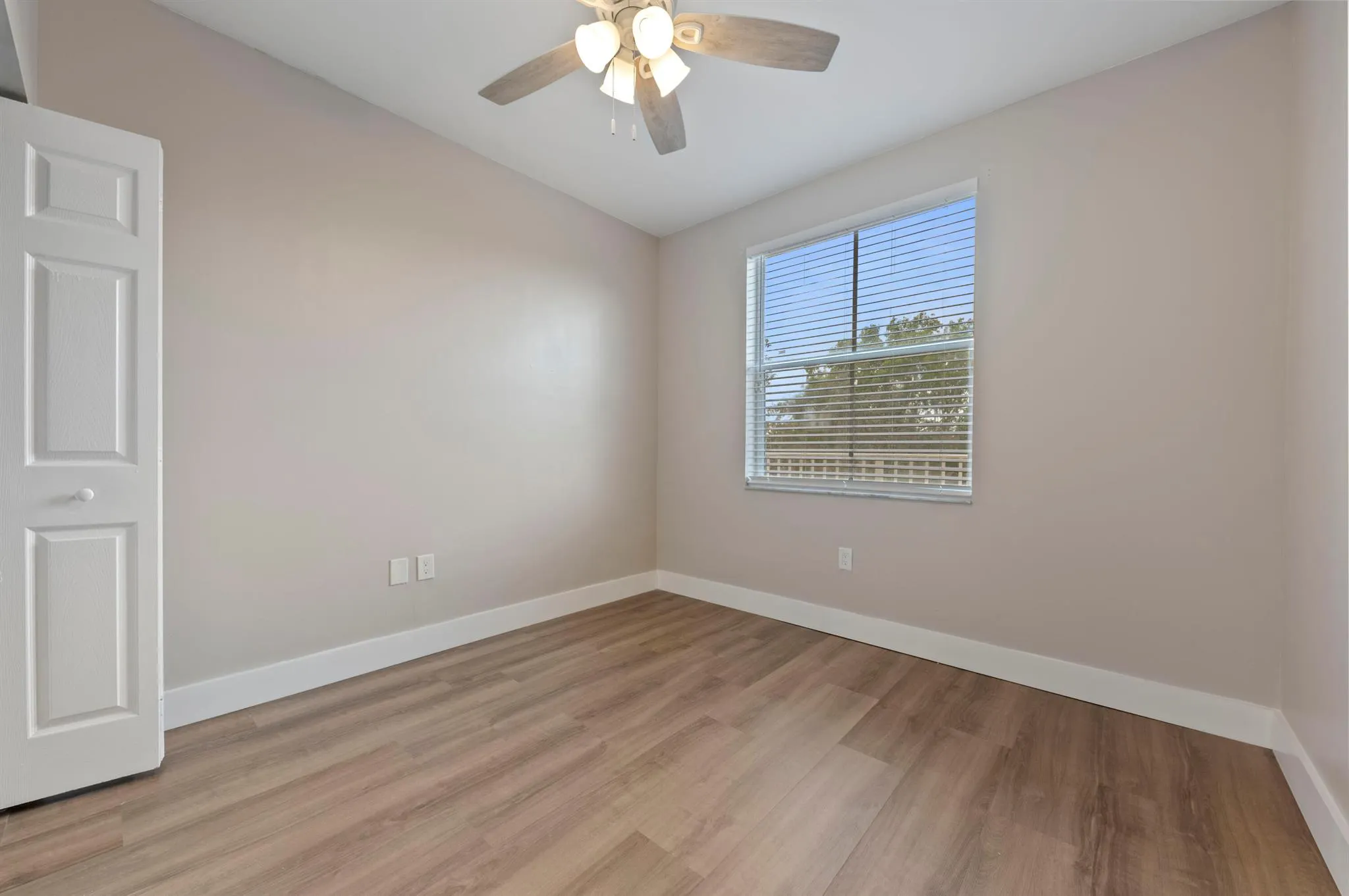 2060 Greenview Shores Boulevard, #323