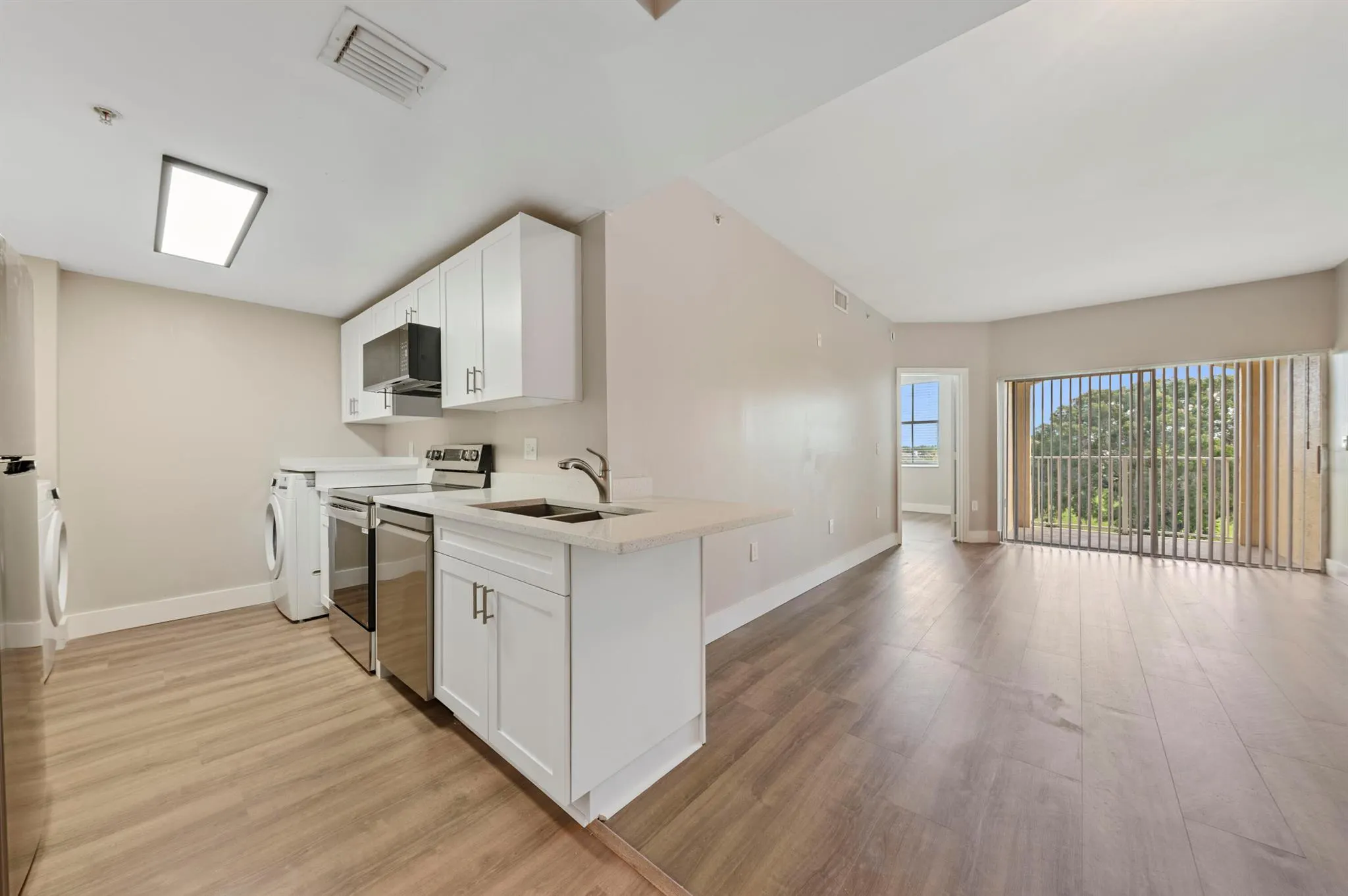 2060 Greenview Shores Boulevard, #323